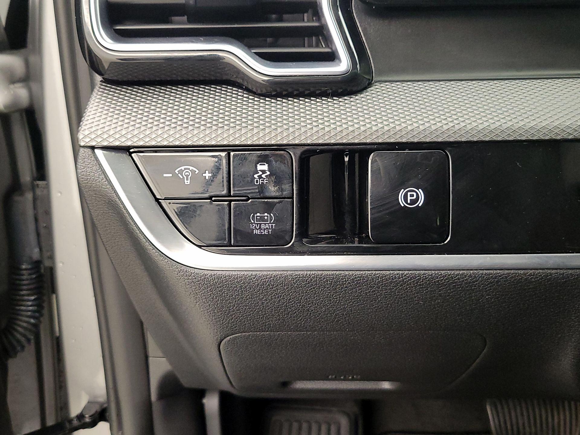 Thumbnail: 2023 Kia Sportage - 13