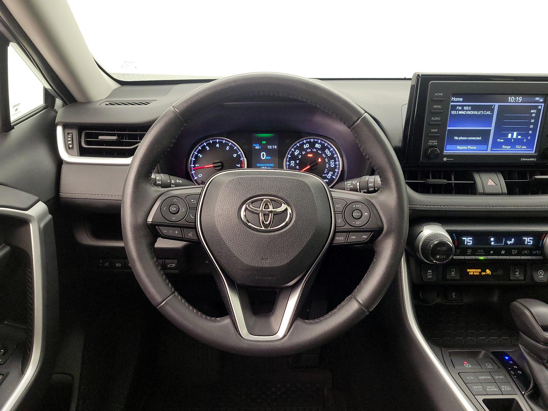 Thumbnail: 2020 Toyota RAV4 - 10