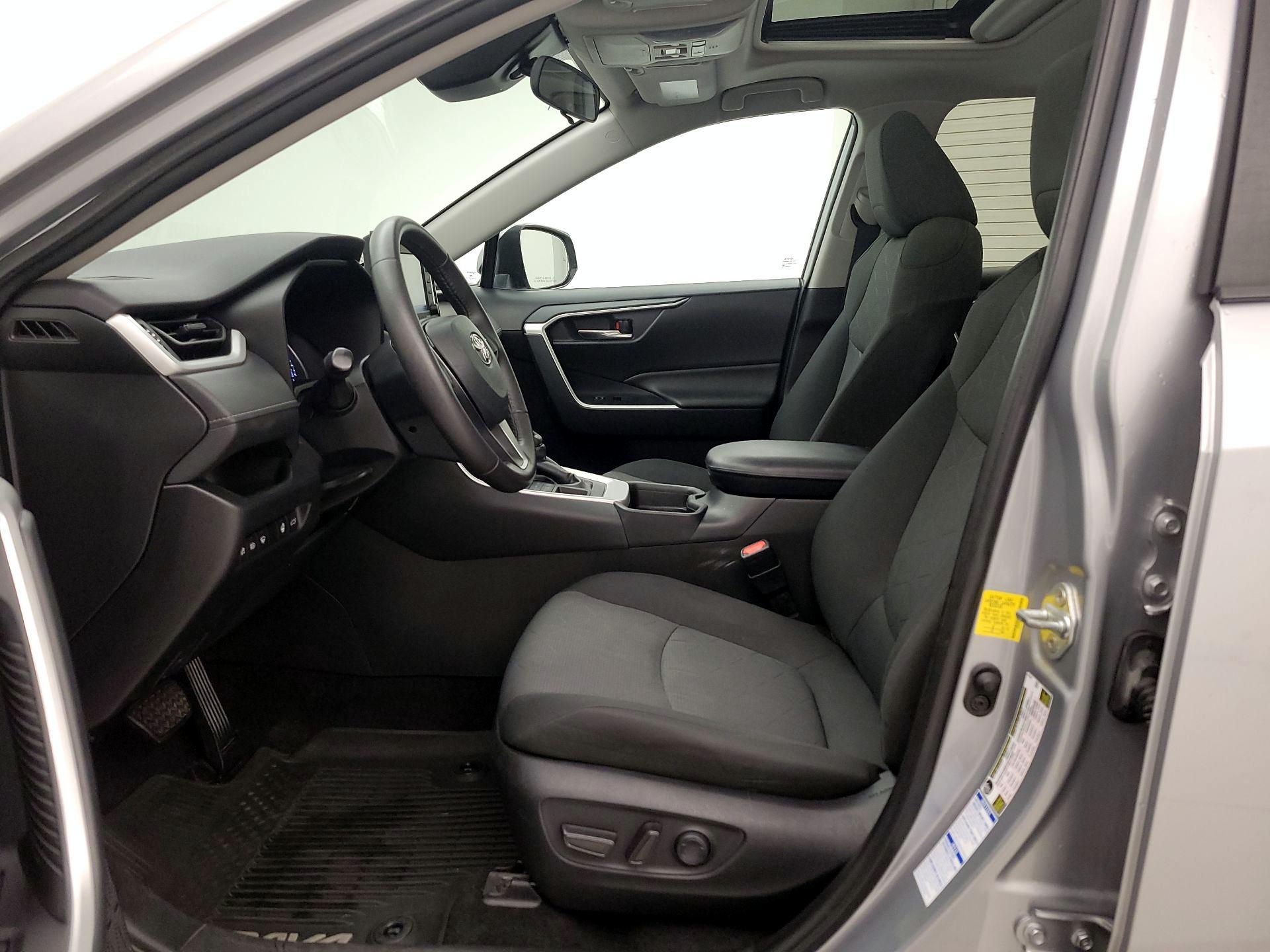 Thumbnail: 2020 Toyota RAV4 - 11