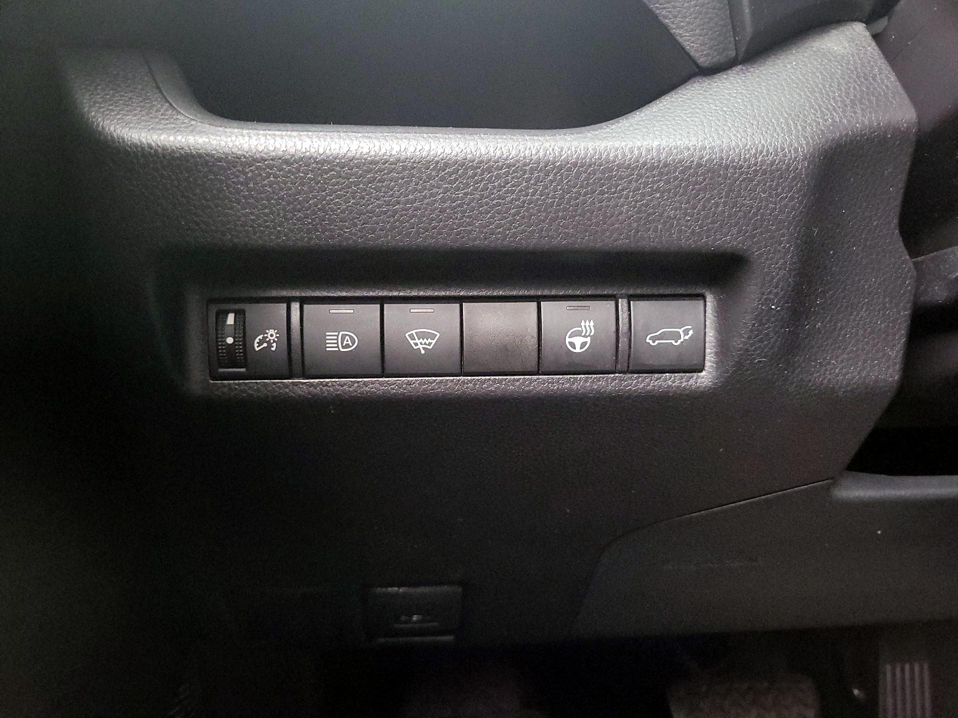 Thumbnail: 2020 Toyota RAV4 - 13