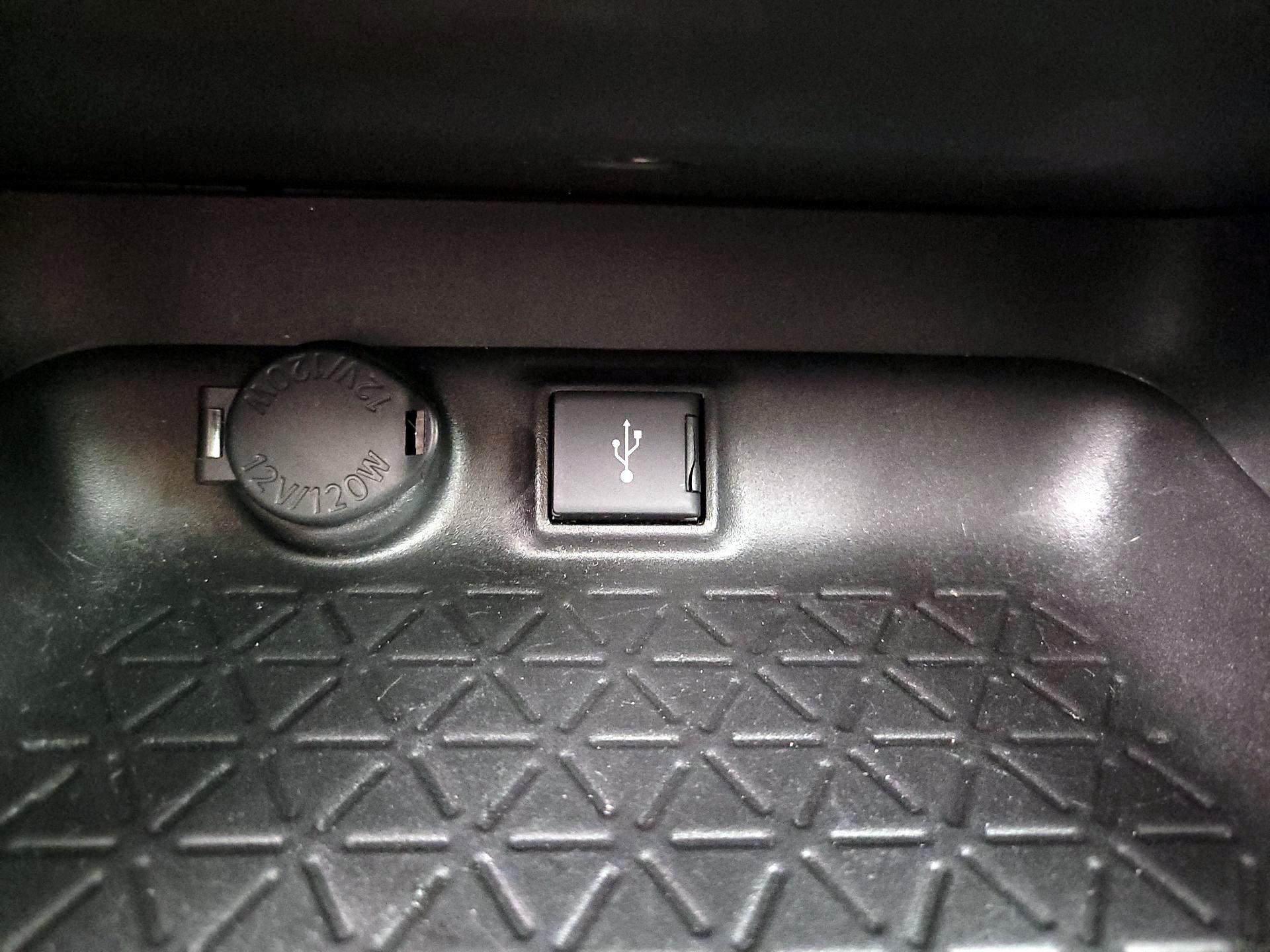 Thumbnail: 2020 Toyota RAV4 - 18