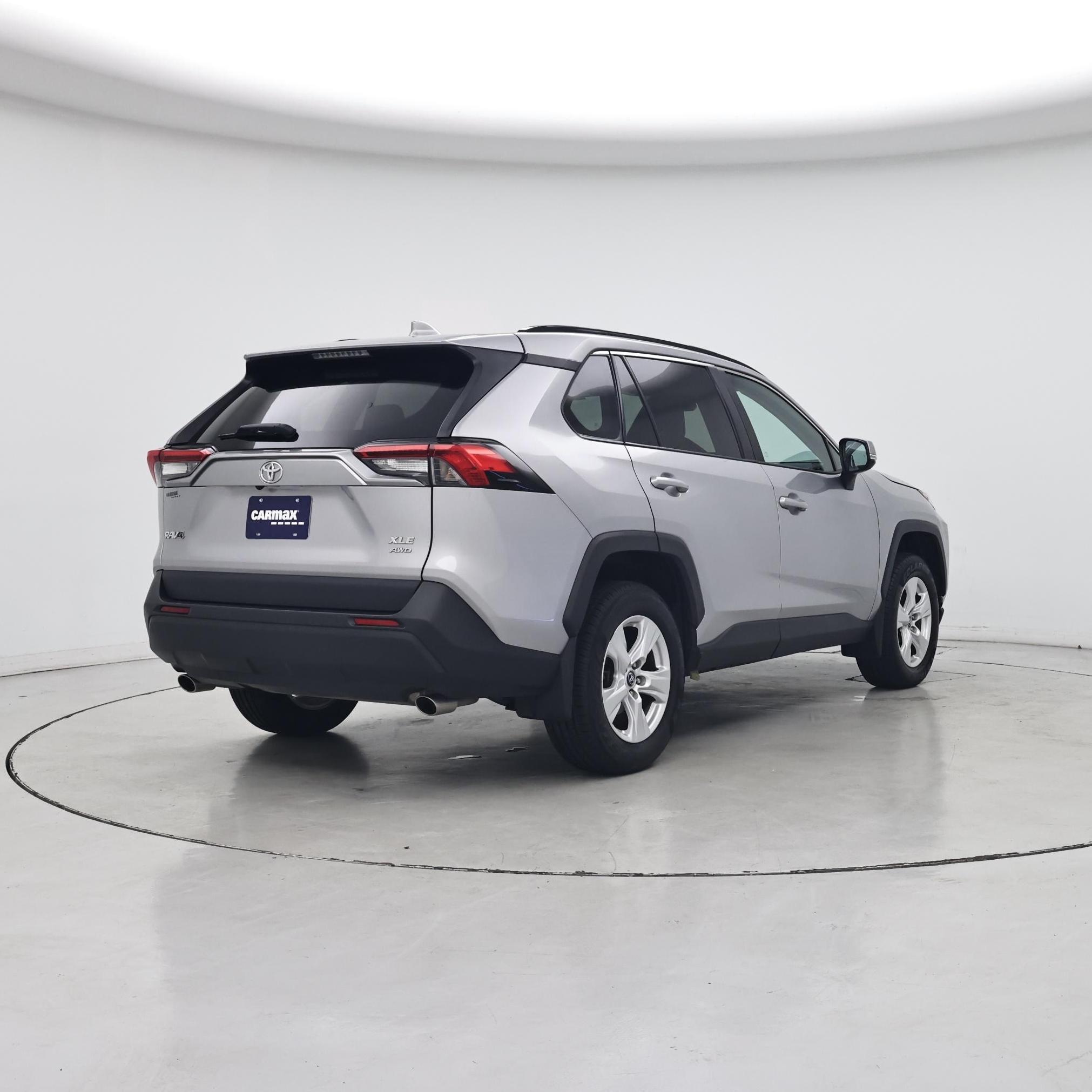 Thumbnail: 2020 Toyota RAV4 - 8