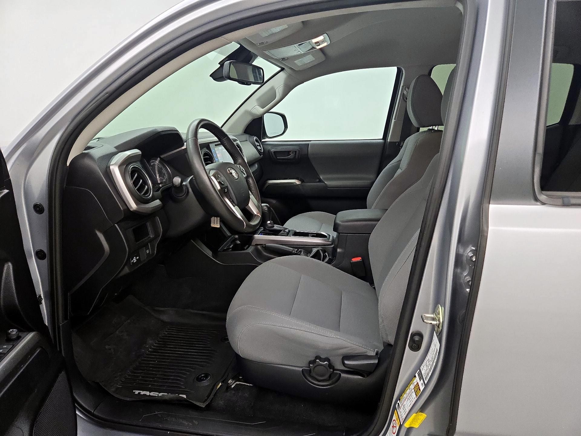 Thumbnail: 2019 Toyota Tacoma - 11