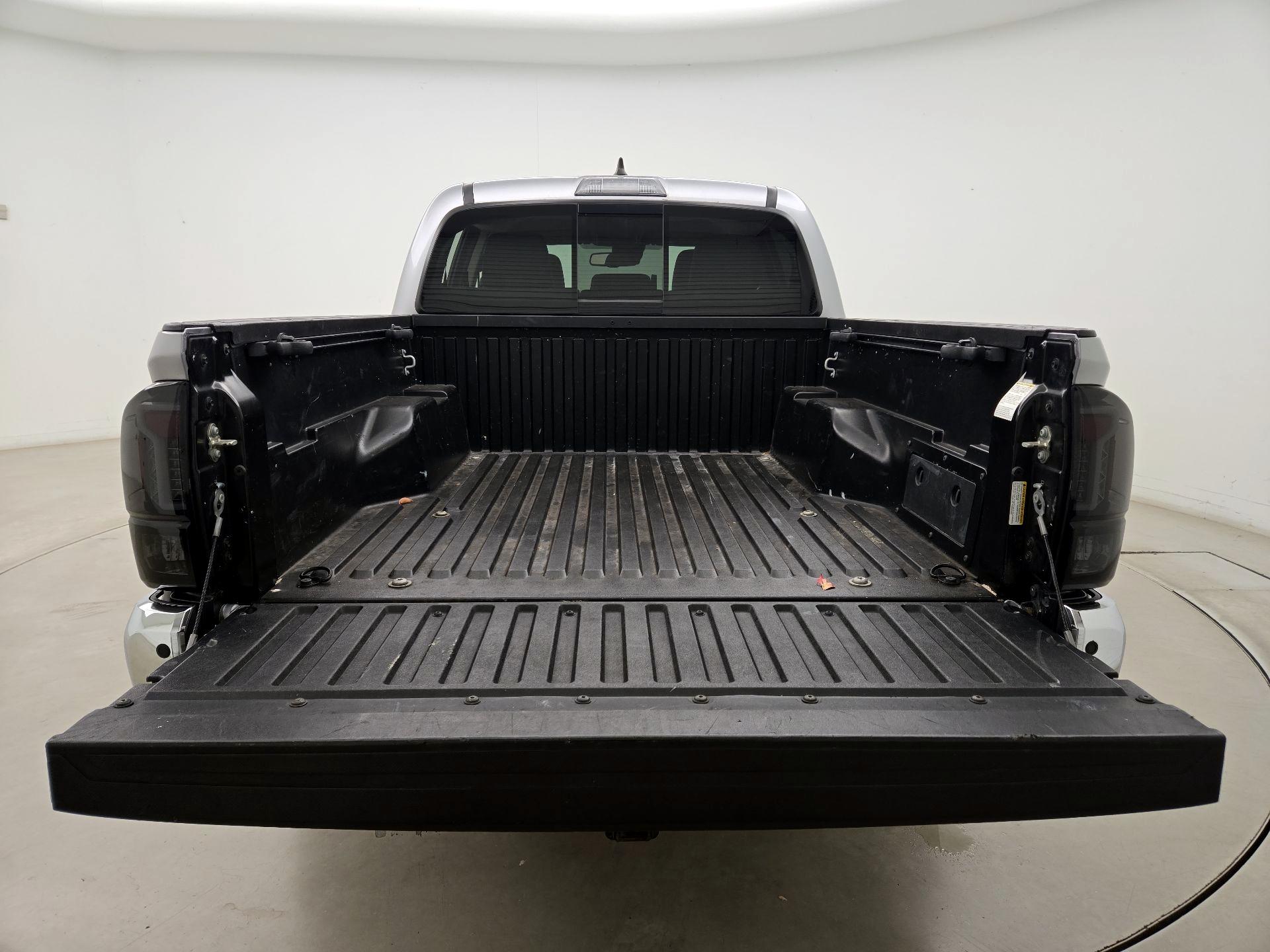 Thumbnail: 2019 Toyota Tacoma - 20