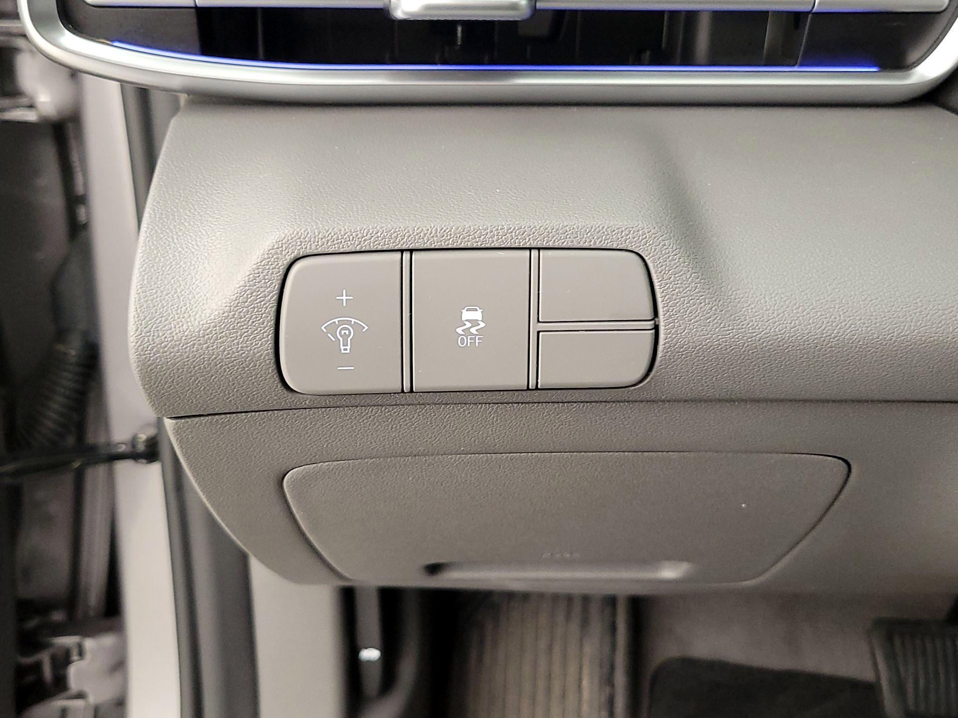 Thumbnail: 2024 Hyundai Elantra - 13