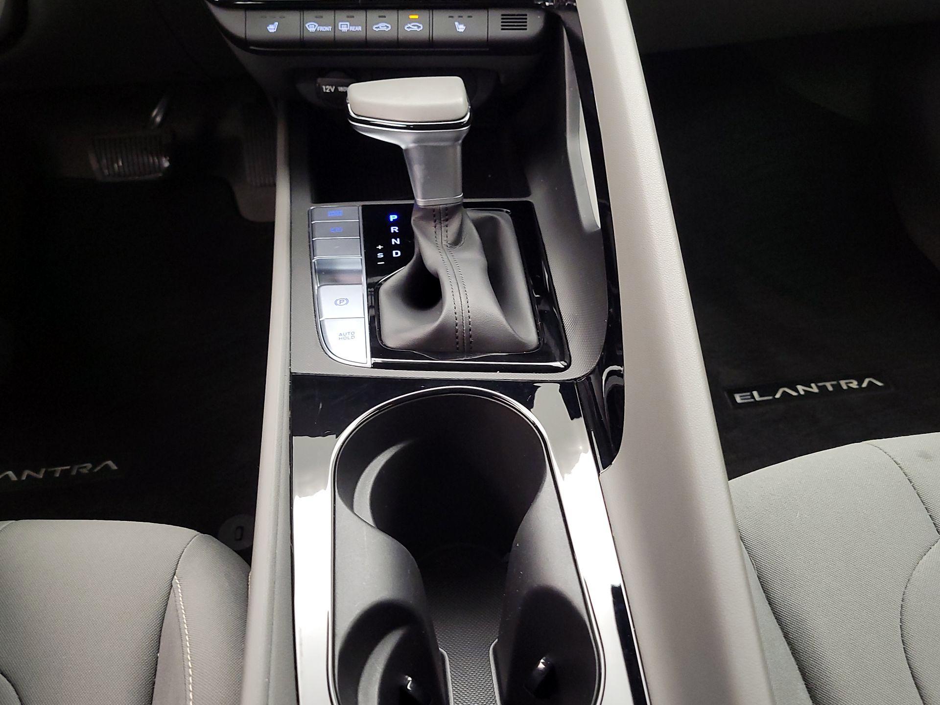 Thumbnail: 2024 Hyundai Elantra - 18