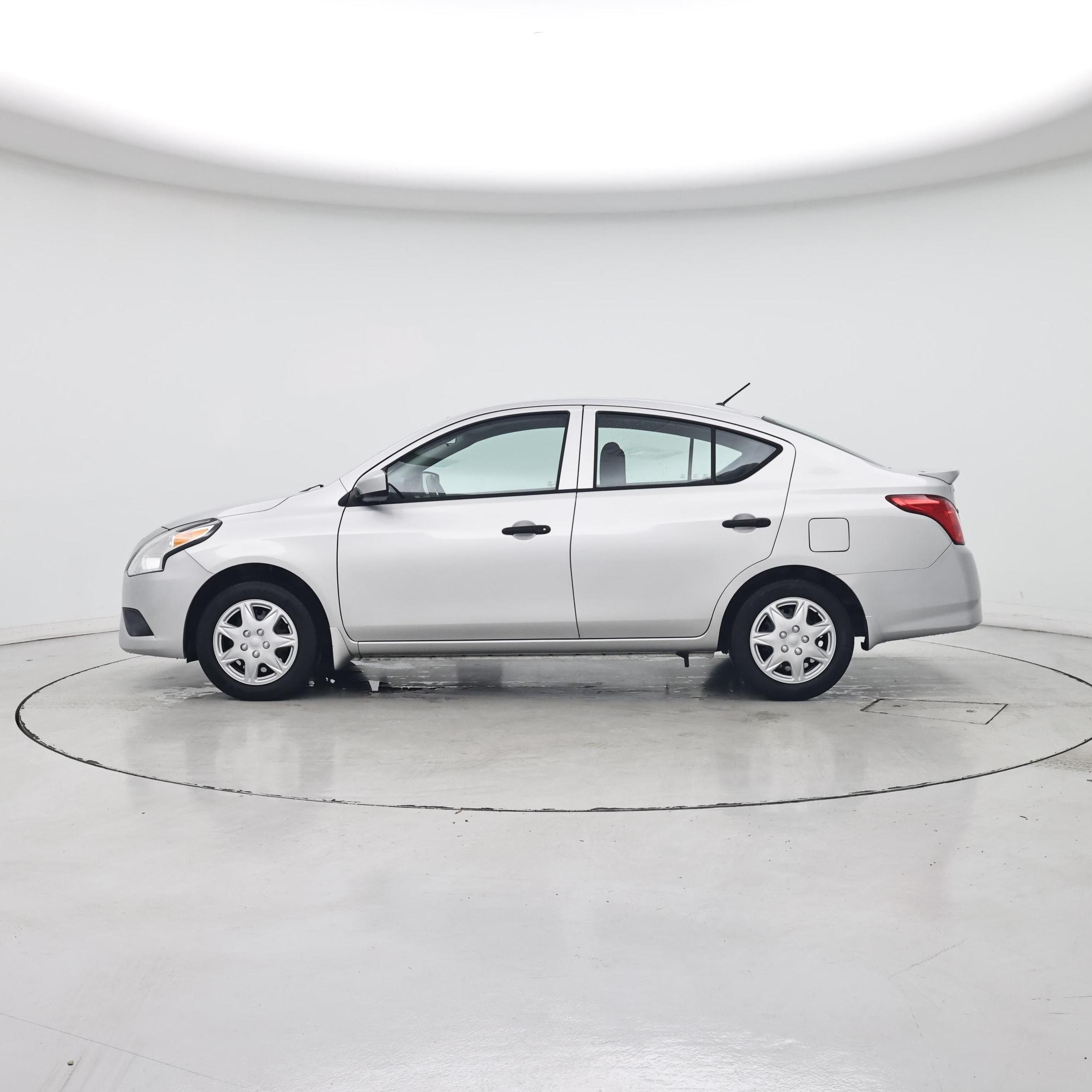 Thumbnail: 2017 Nissan Versa - 3