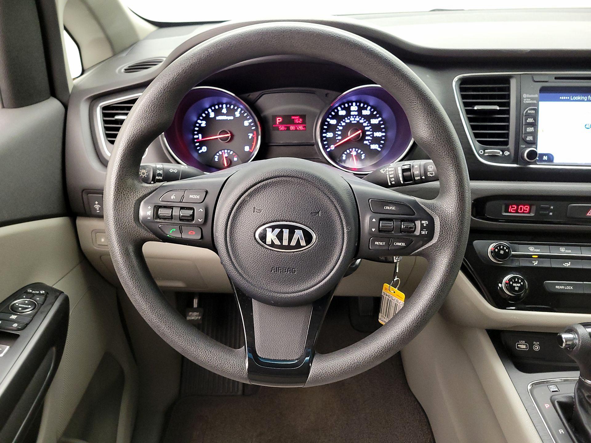 Thumbnail: 2016 Kia Sedona - 10
