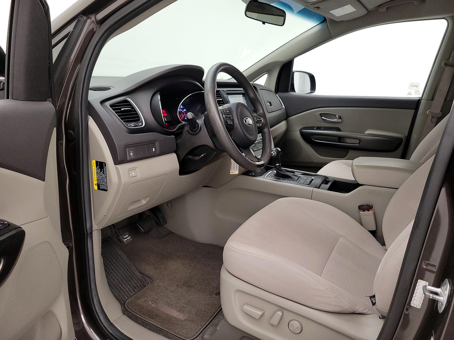 Thumbnail: 2016 Kia Sedona - 11