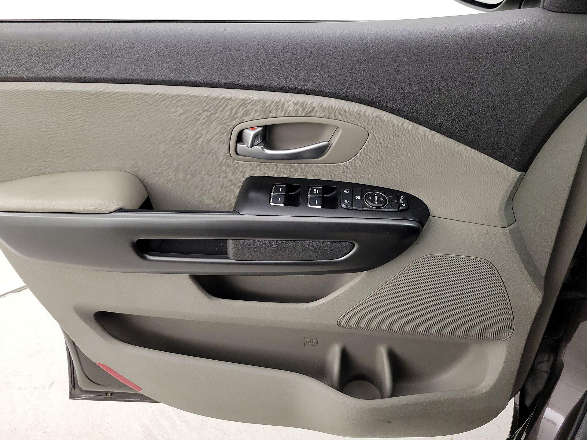 Thumbnail: 2016 Kia Sedona - 12