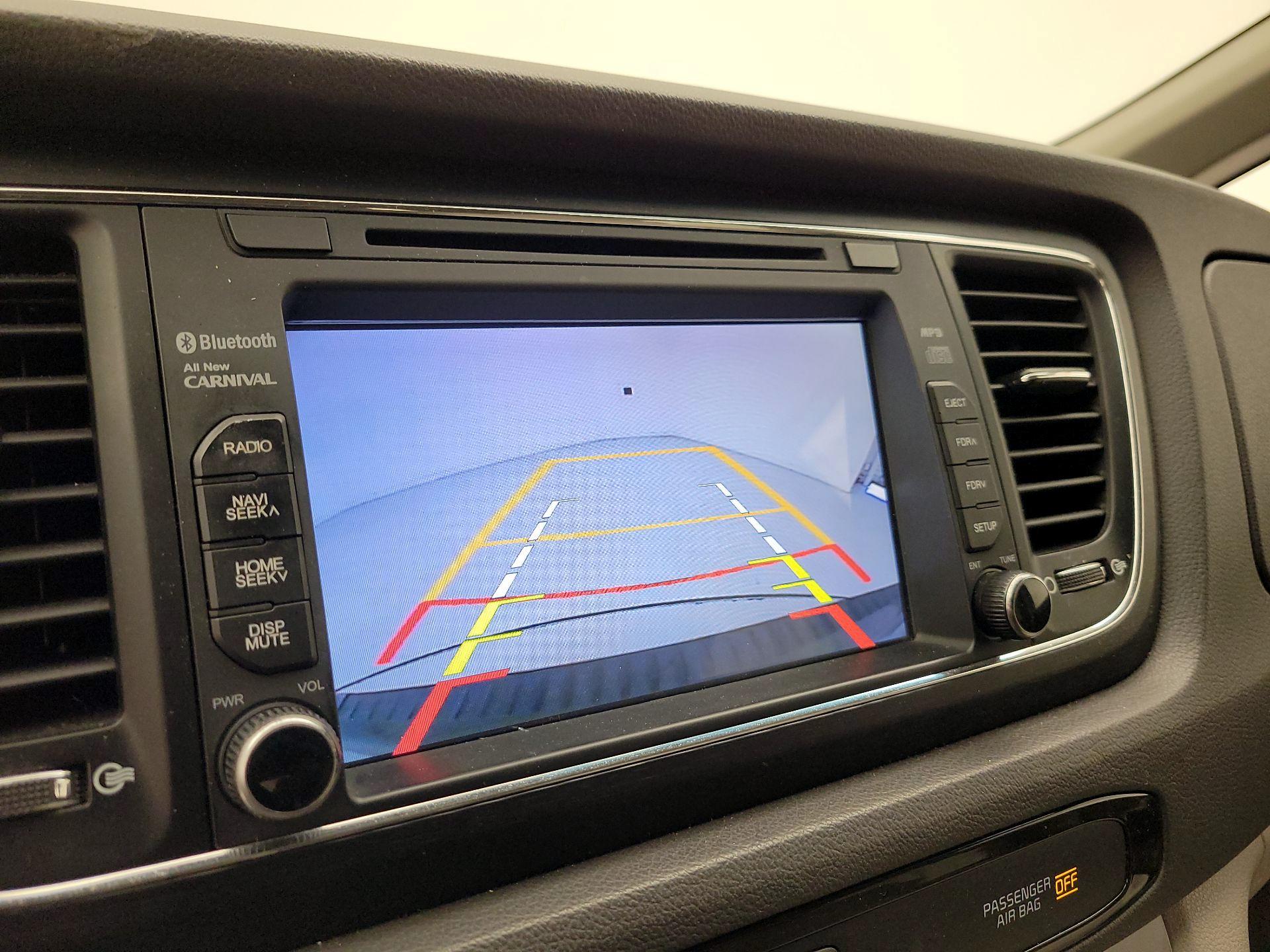 Thumbnail: 2016 Kia Sedona - 15