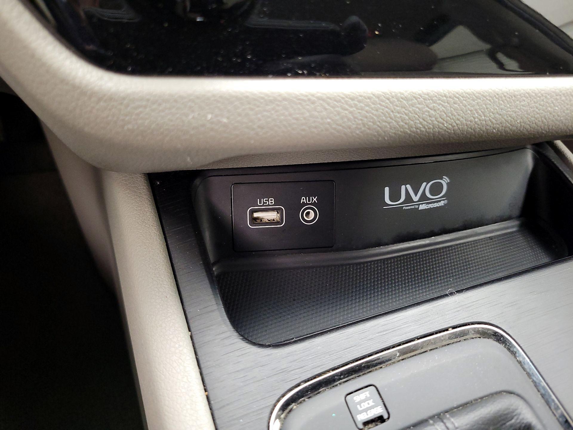 Thumbnail: 2016 Kia Sedona - 19