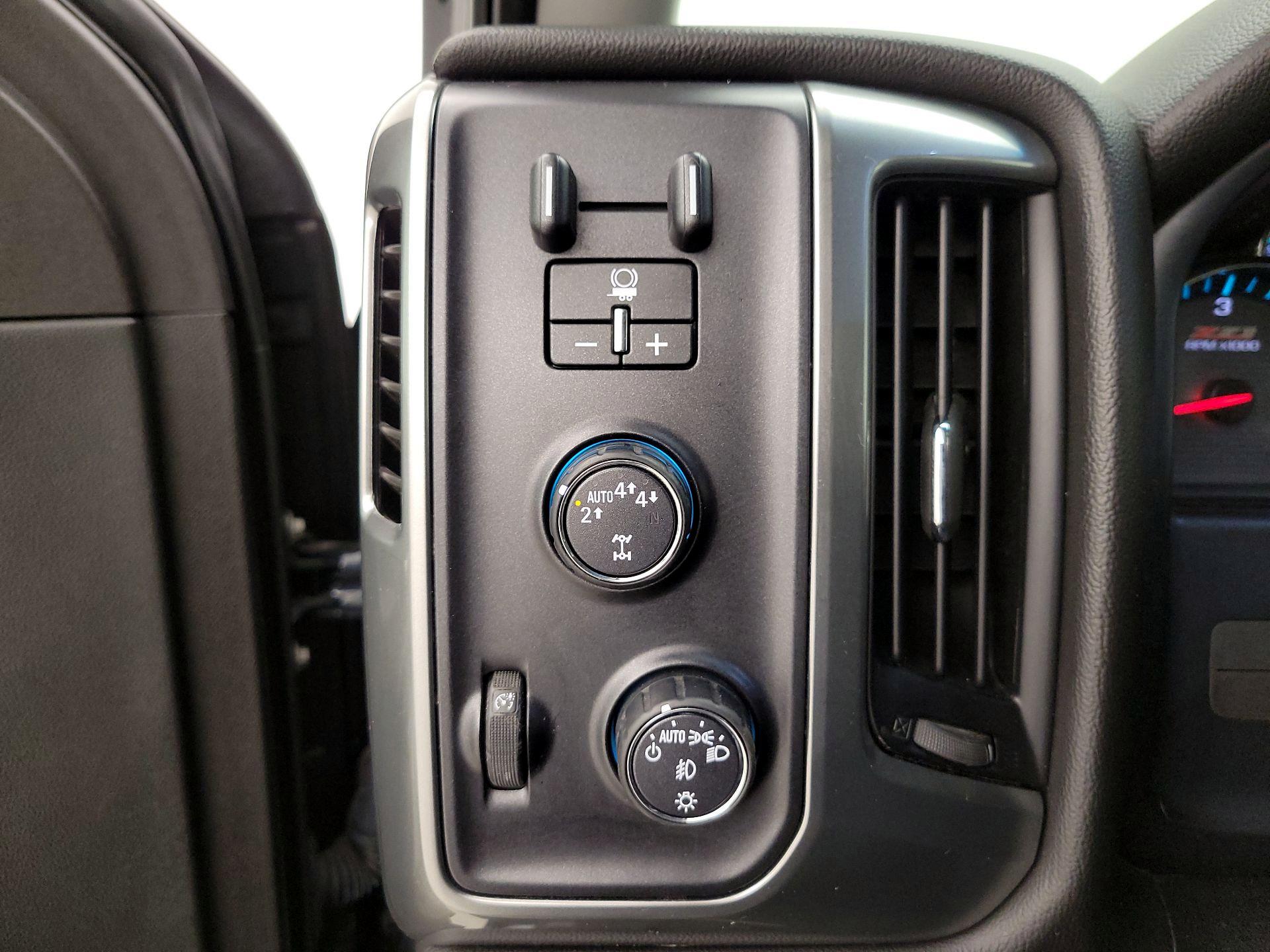 Thumbnail: 2017 Chevrolet Silverado 1500 - 13