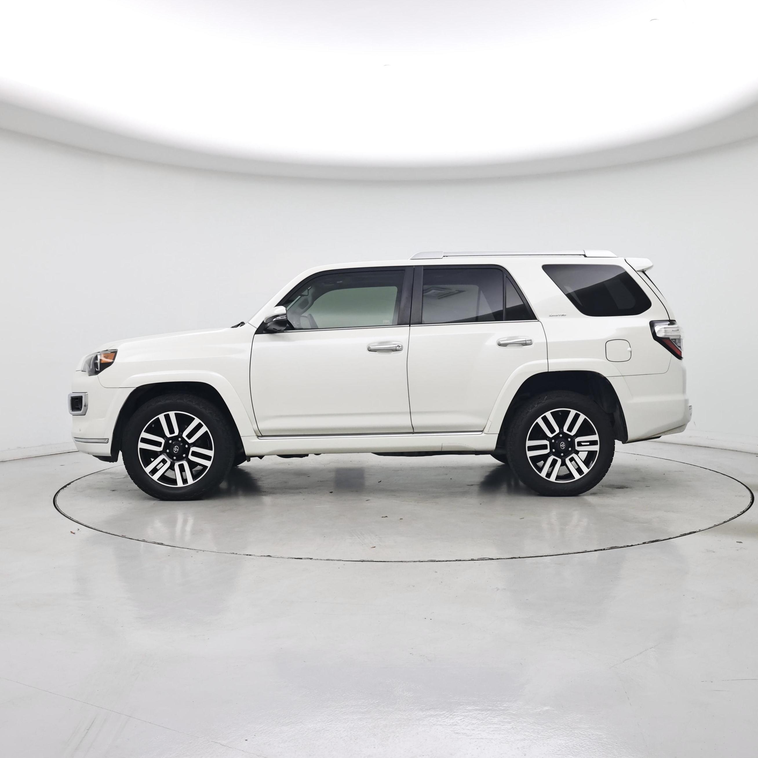 Thumbnail: 2020 Toyota 4Runner - 3