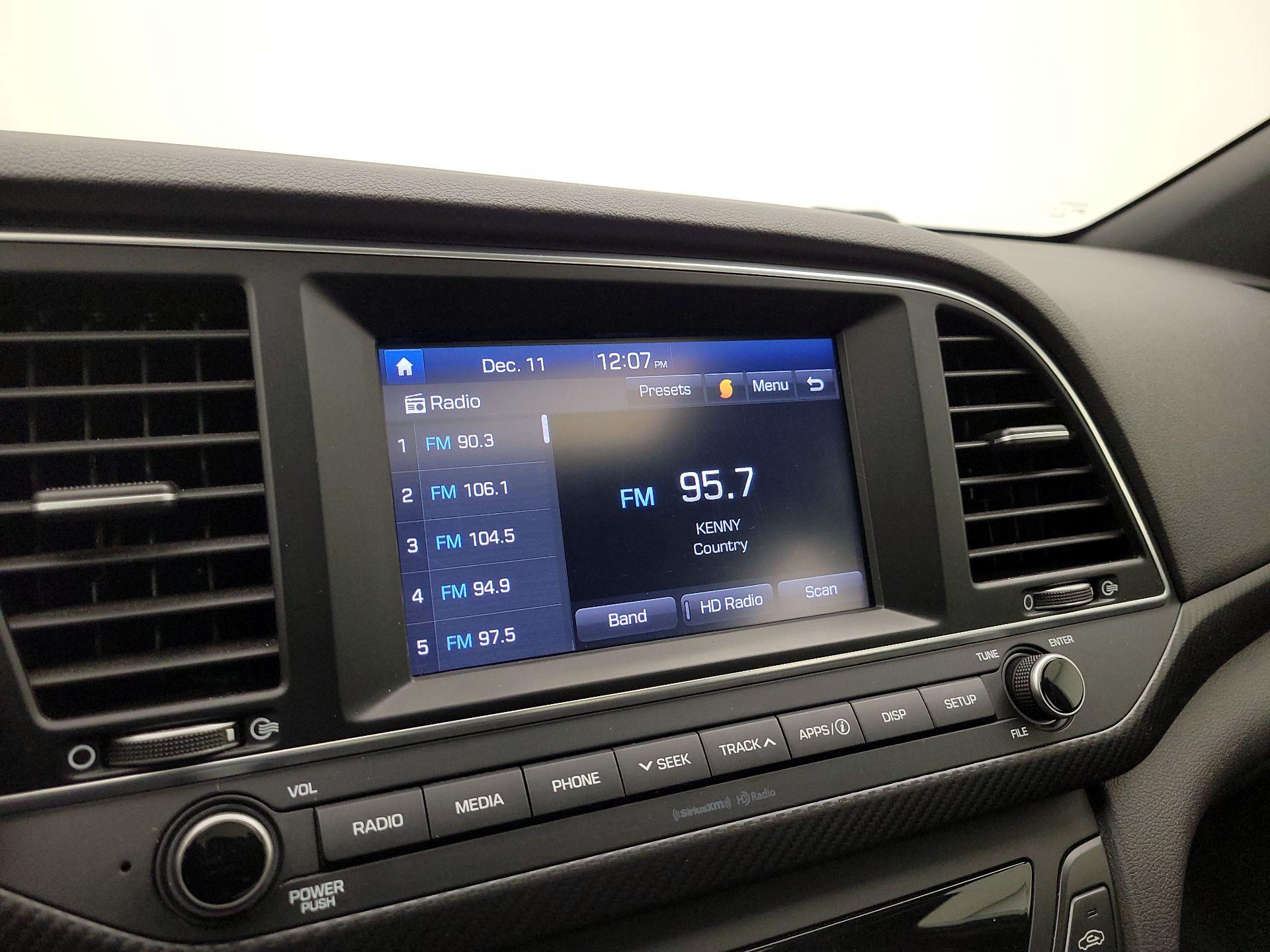 Thumbnail: 2018 Hyundai Elantra - 15