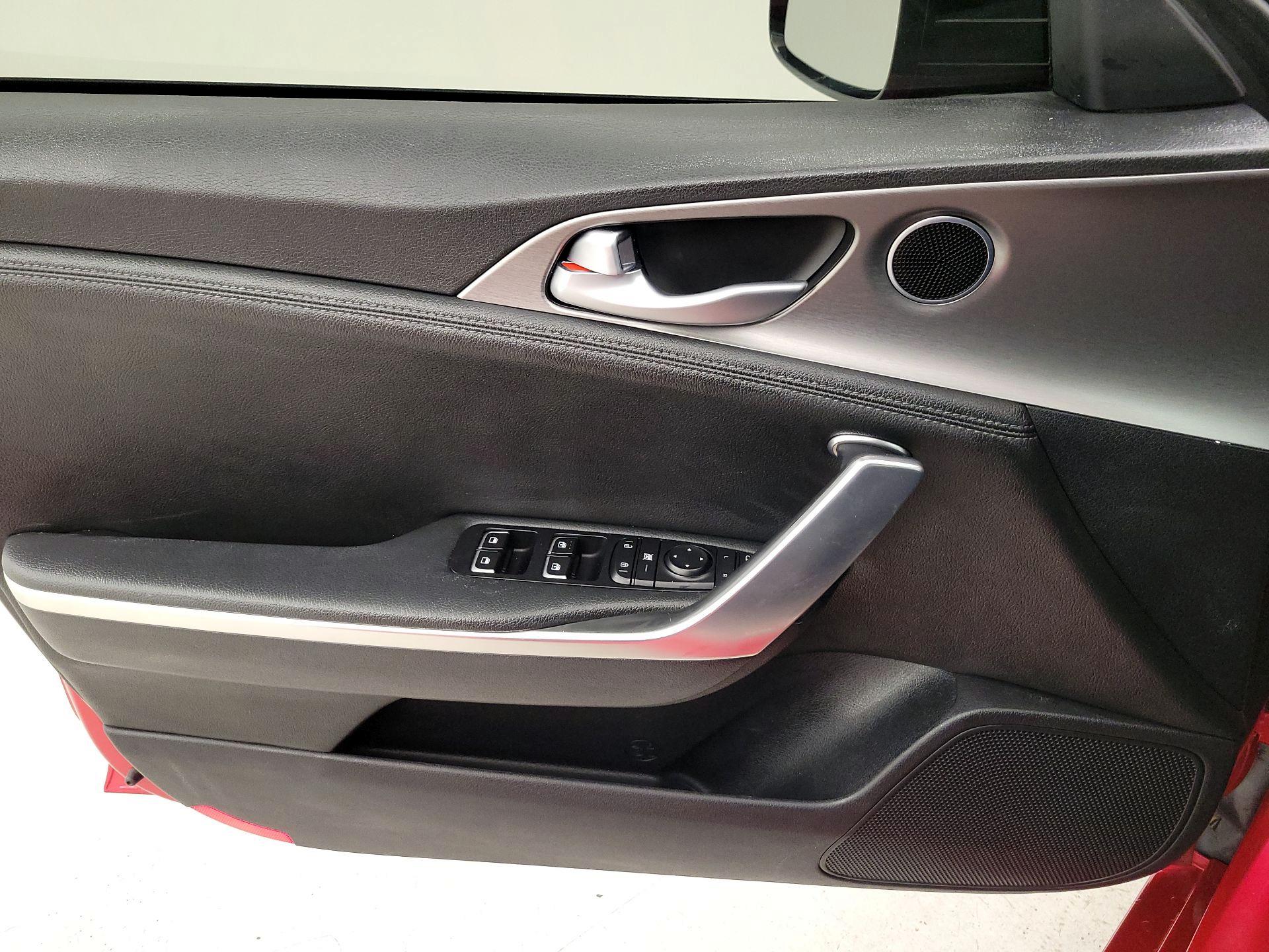 Thumbnail: 2019 Kia Stinger - 12