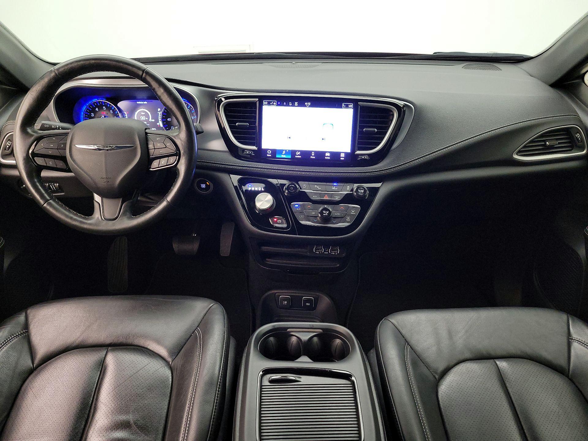 Thumbnail: 2021 Chrysler Pacifica - 9