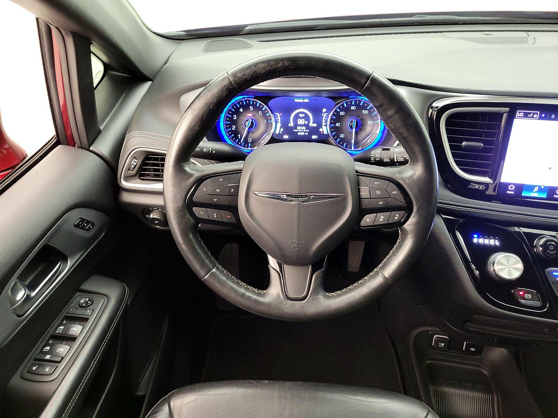 Thumbnail: 2021 Chrysler Pacifica - 10