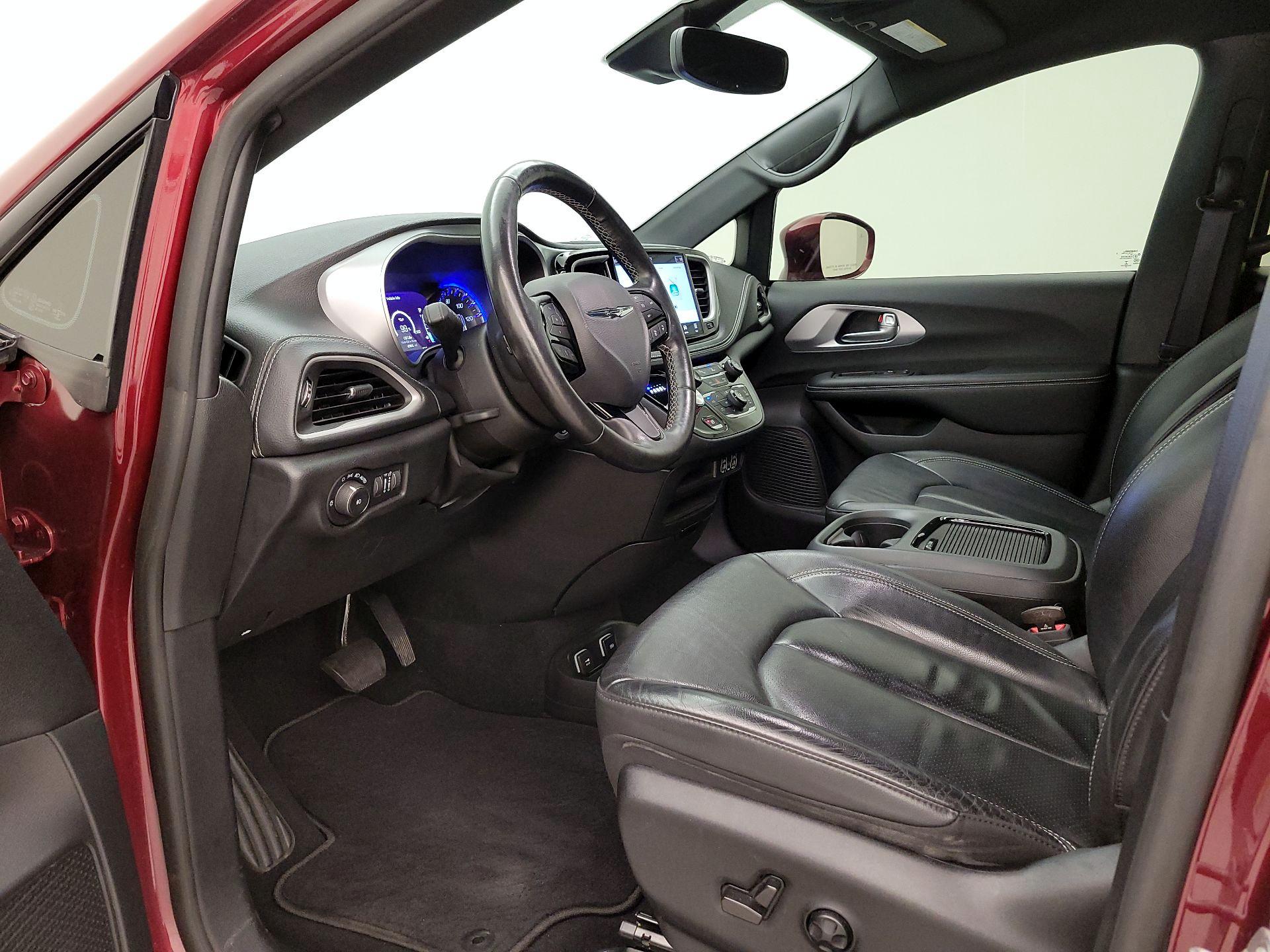 Thumbnail: 2021 Chrysler Pacifica - 11