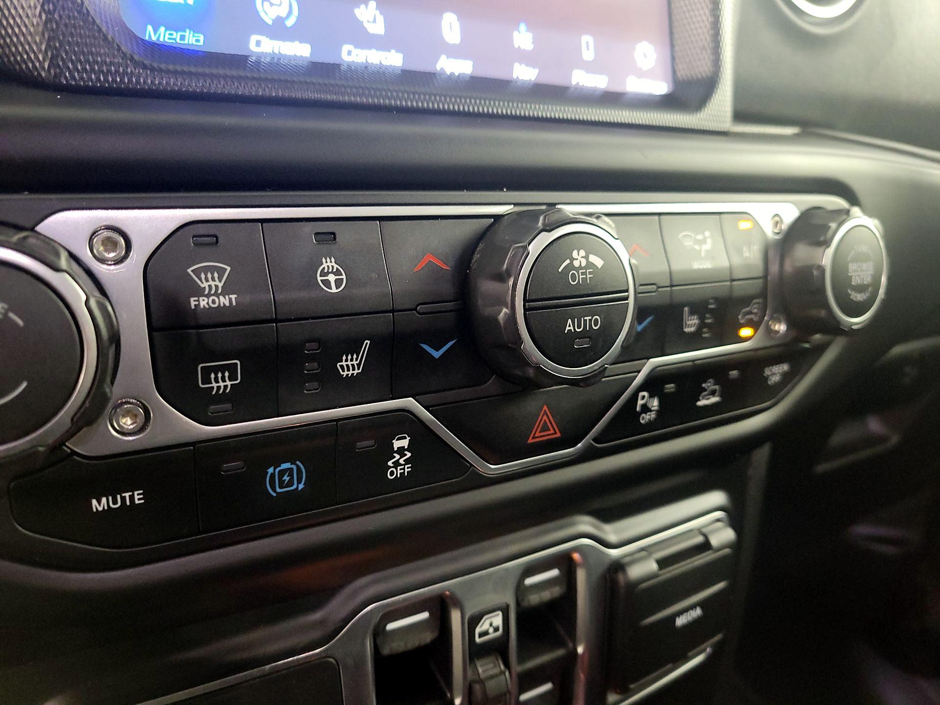 Thumbnail: 2021 Jeep Wrangler - 17