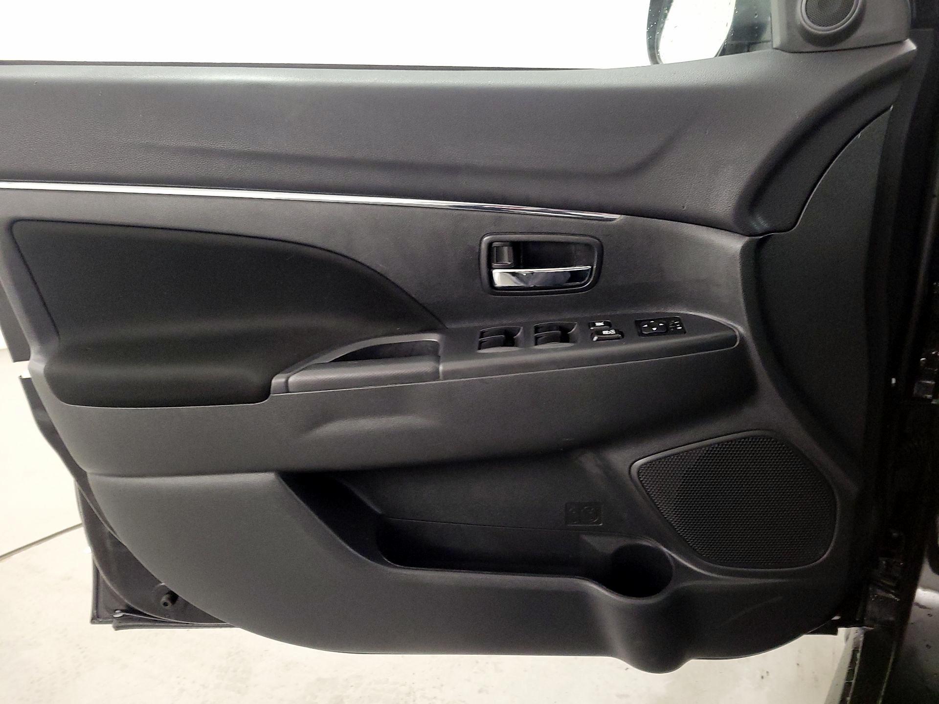 Thumbnail: 2022 Mitsubishi Outlander Sport - 12