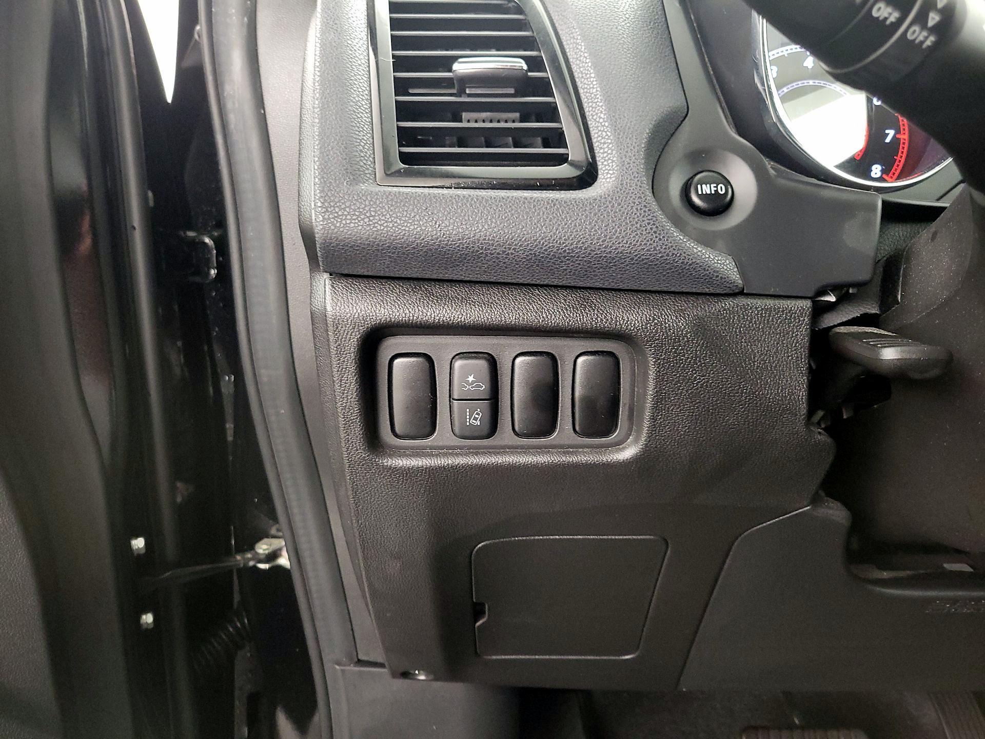 Thumbnail: 2022 Mitsubishi Outlander Sport - 13