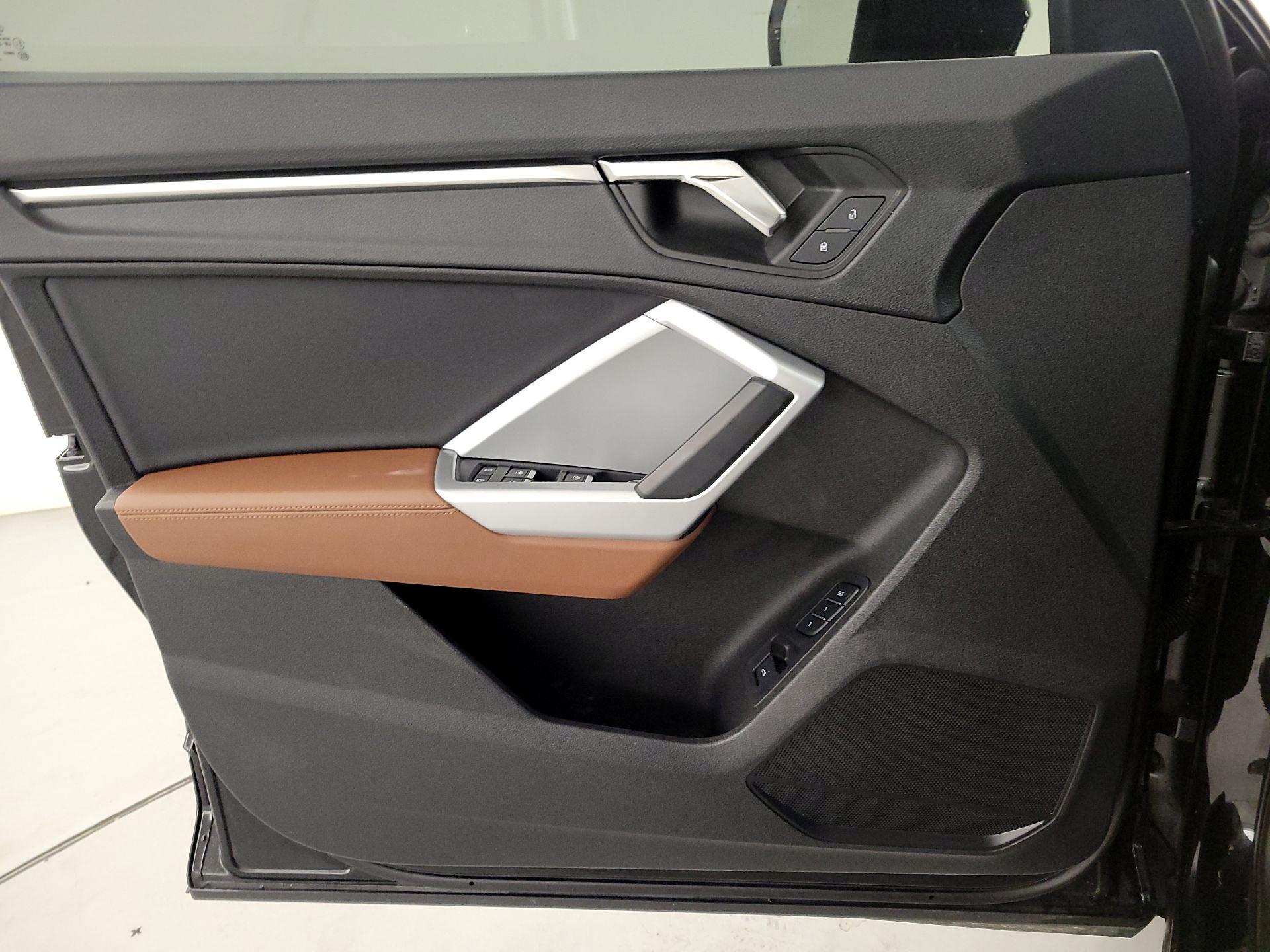 Thumbnail: 2022 Audi Q3 - 12