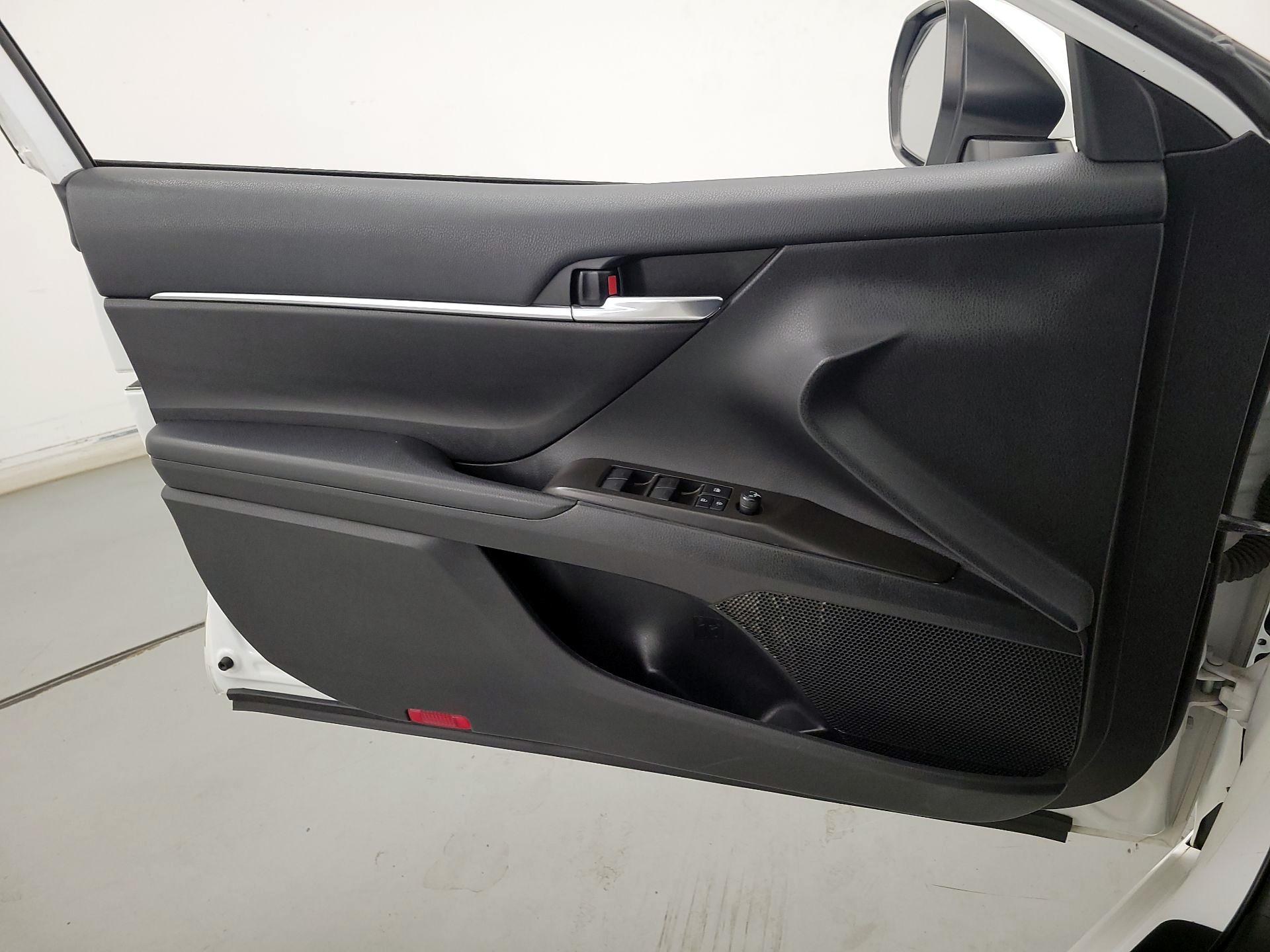 Thumbnail: 2021 Toyota Camry - 12