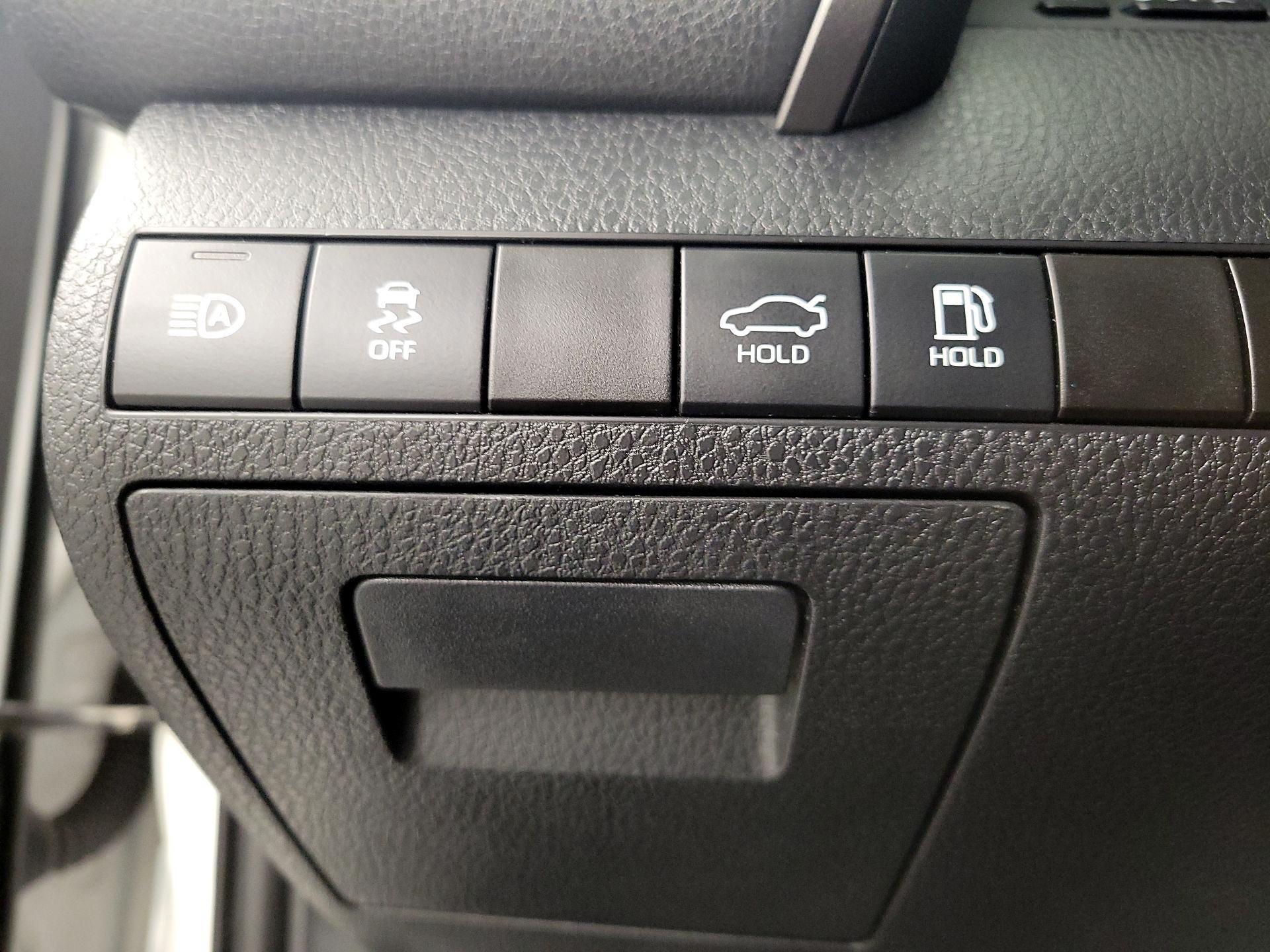 Thumbnail: 2021 Toyota Camry - 13