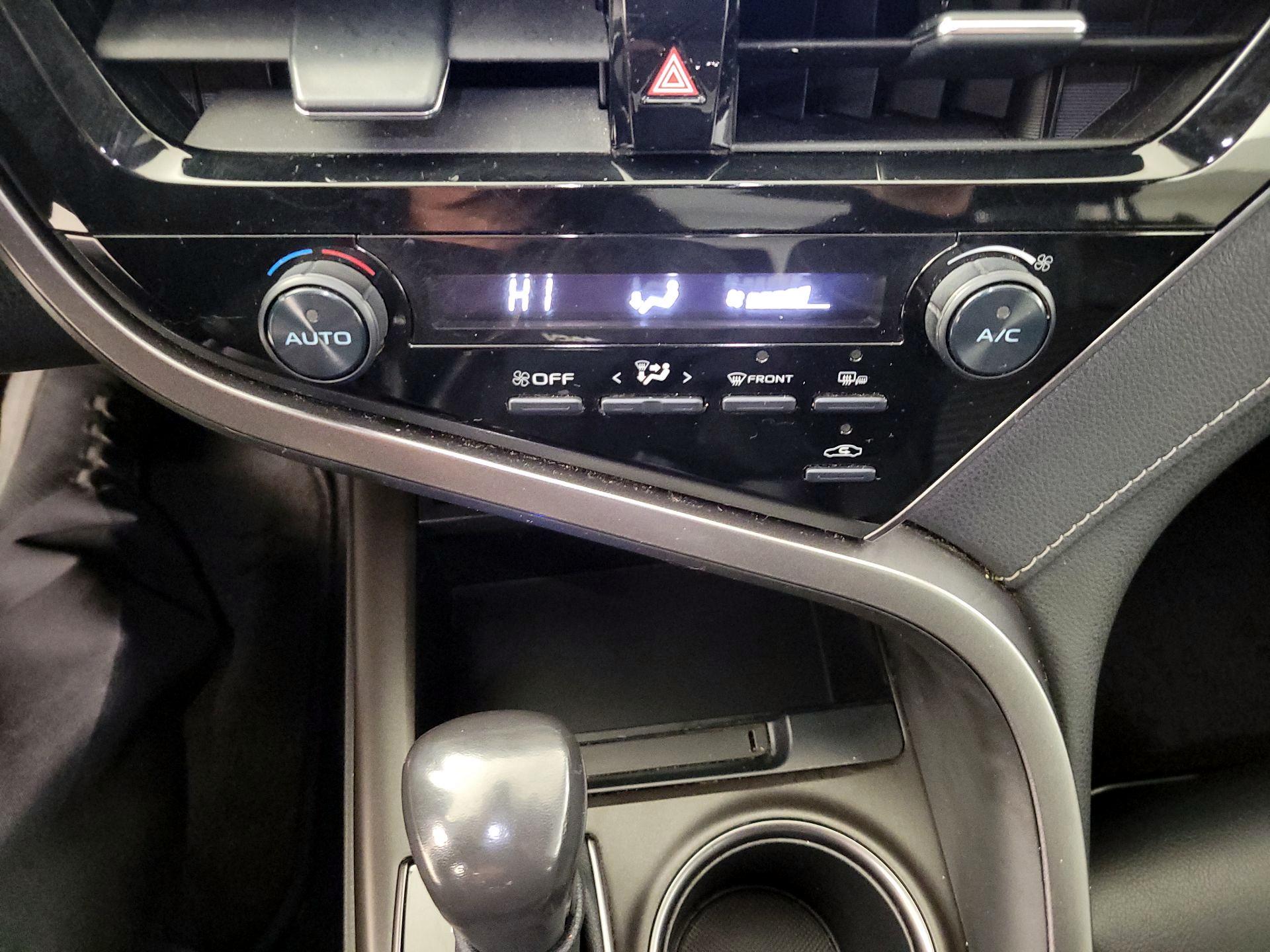 Thumbnail: 2021 Toyota Camry - 17