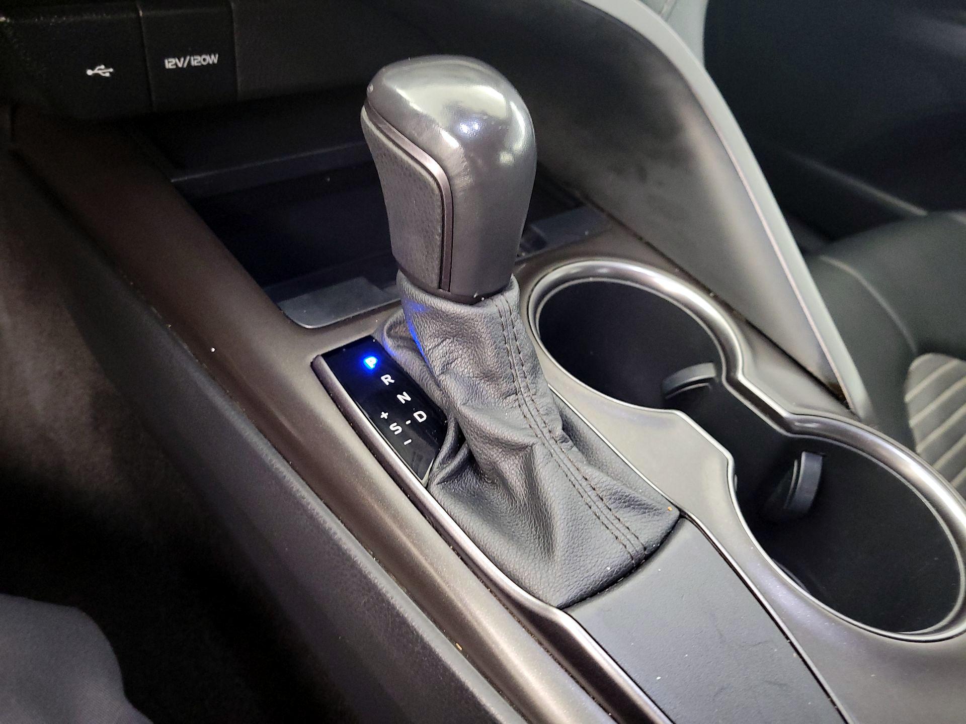 Thumbnail: 2021 Toyota Camry - 18