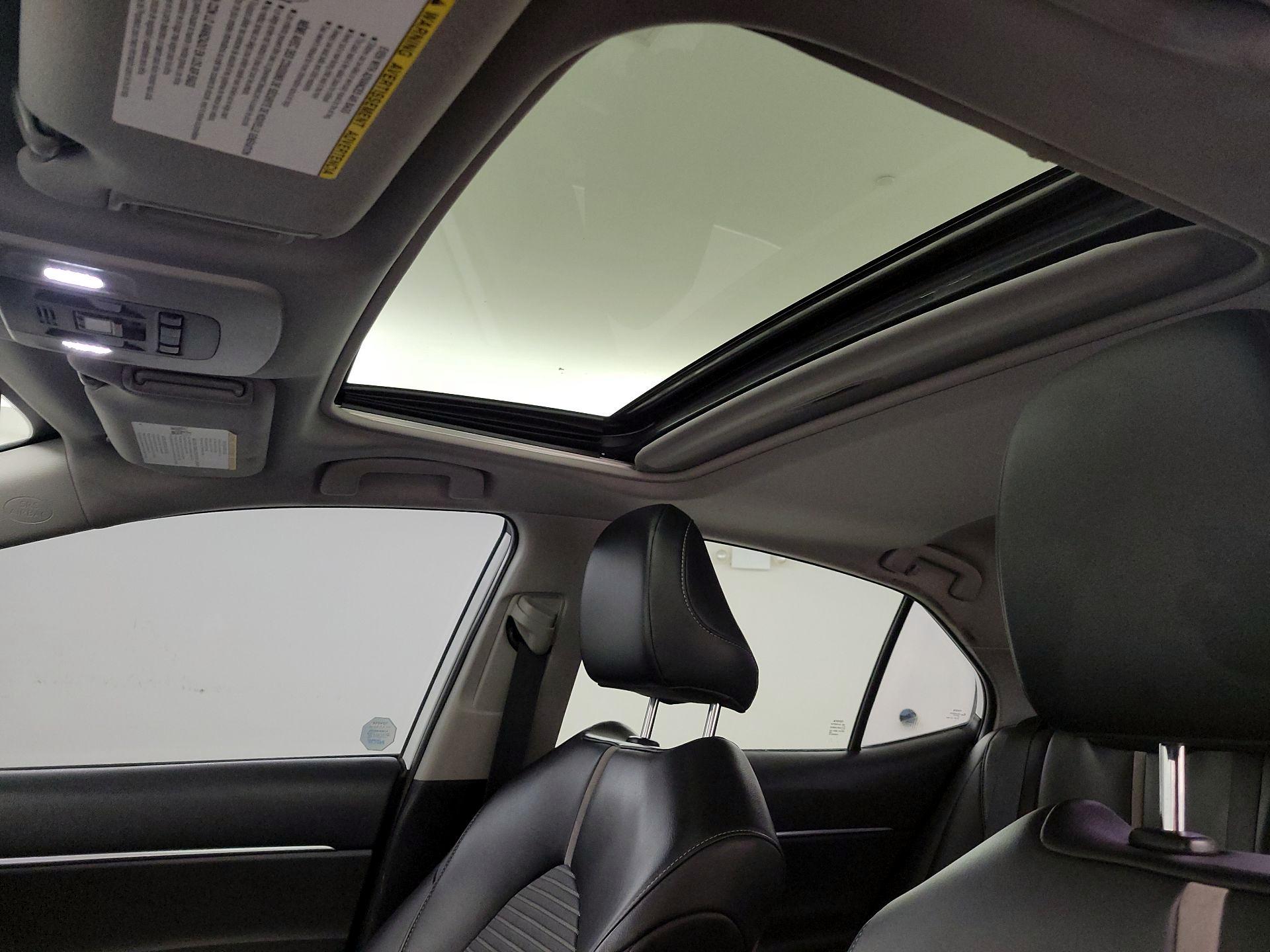 Thumbnail: 2021 Toyota Camry - 20