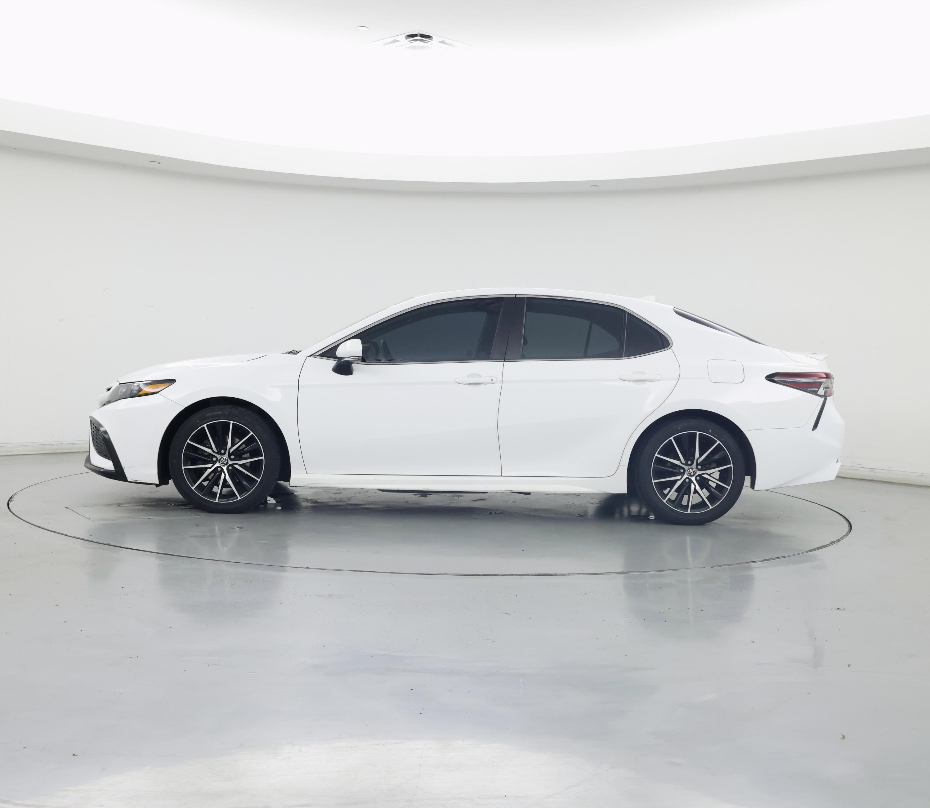 Thumbnail: 2021 Toyota Camry - 3