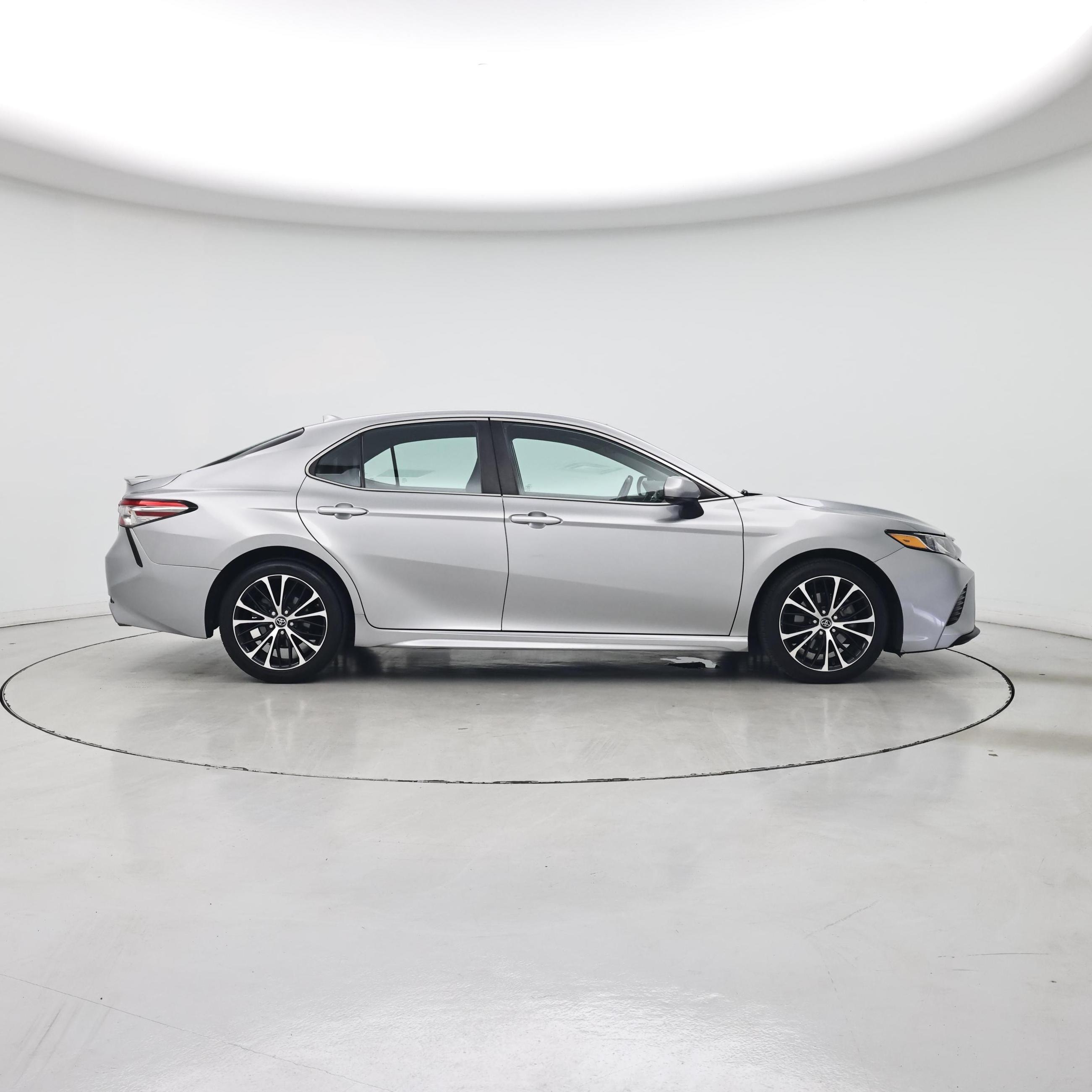Thumbnail: 2019 Toyota Camry - 7