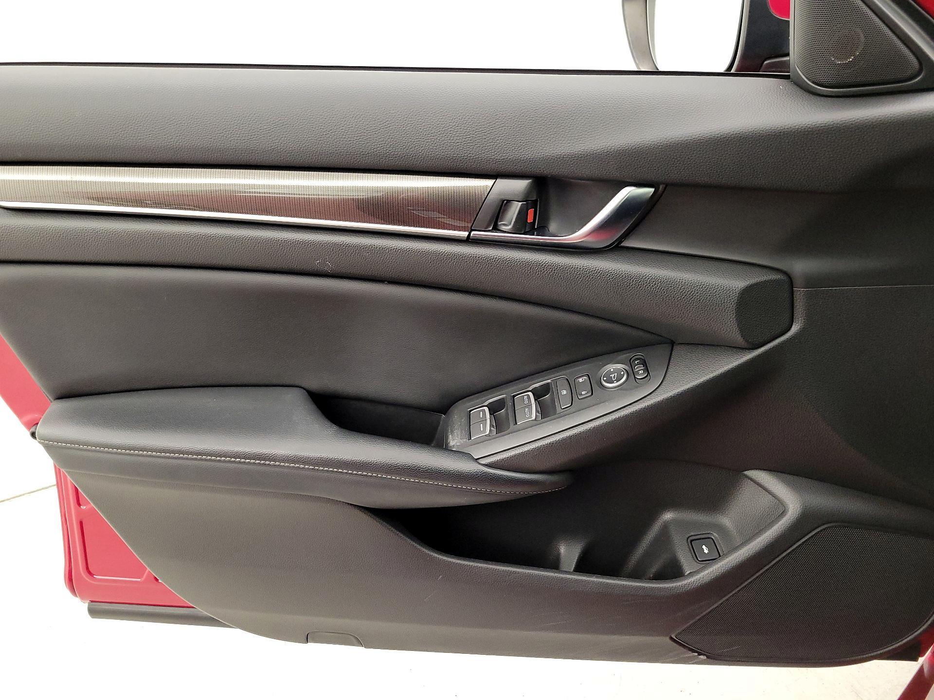 Thumbnail: 2018 Honda Accord - 12