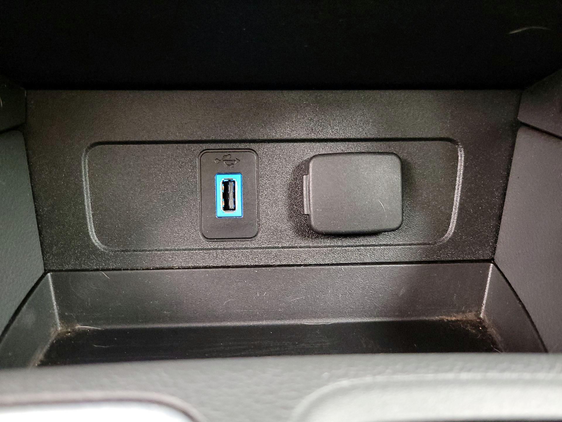 Thumbnail: 2017 Ford Escape - 18