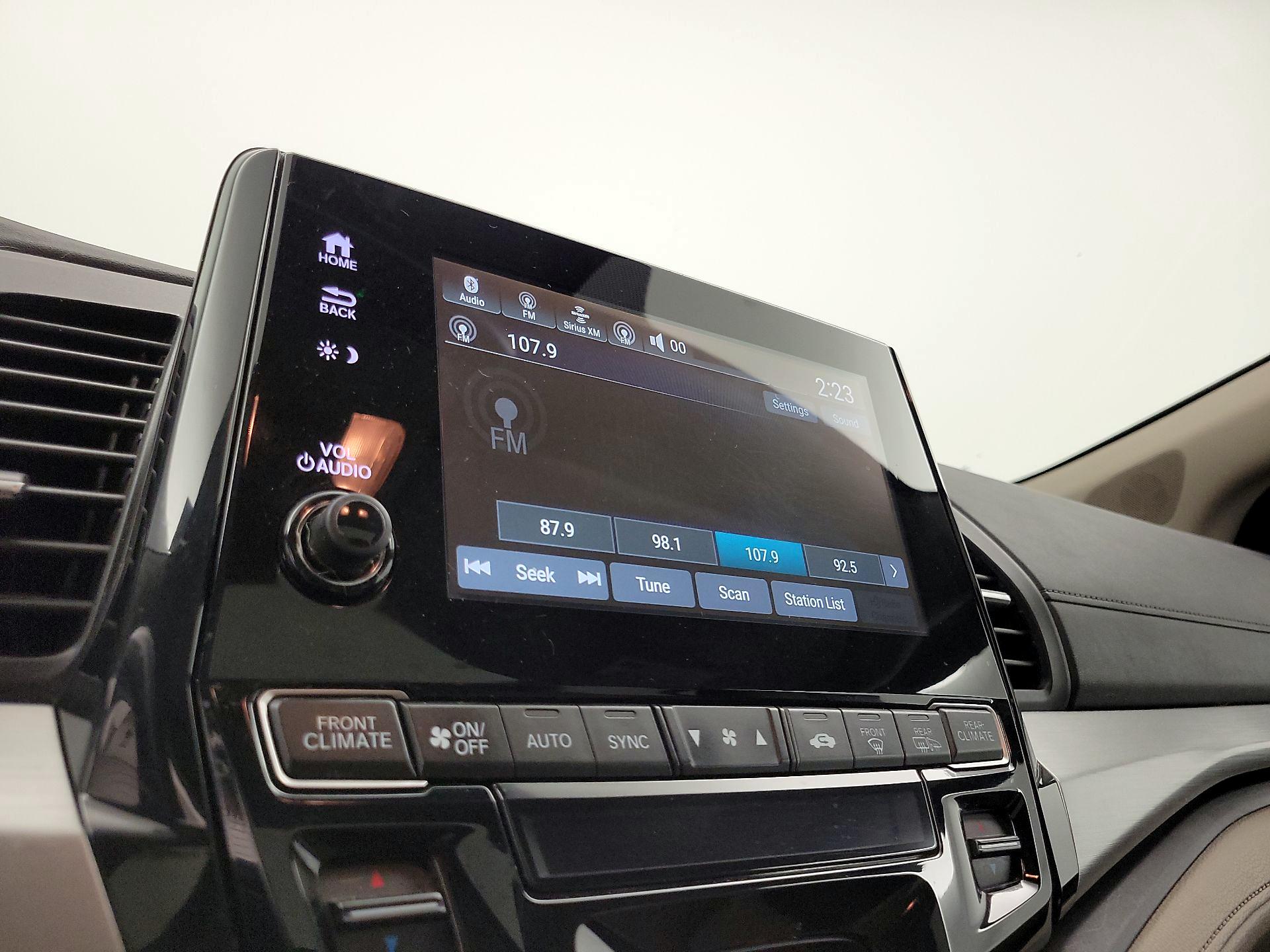 Thumbnail: 2019 Honda Odyssey - 15