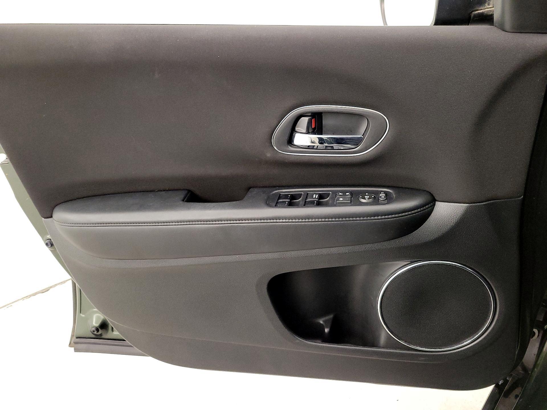 Thumbnail: 2016 Honda HR-V - 12