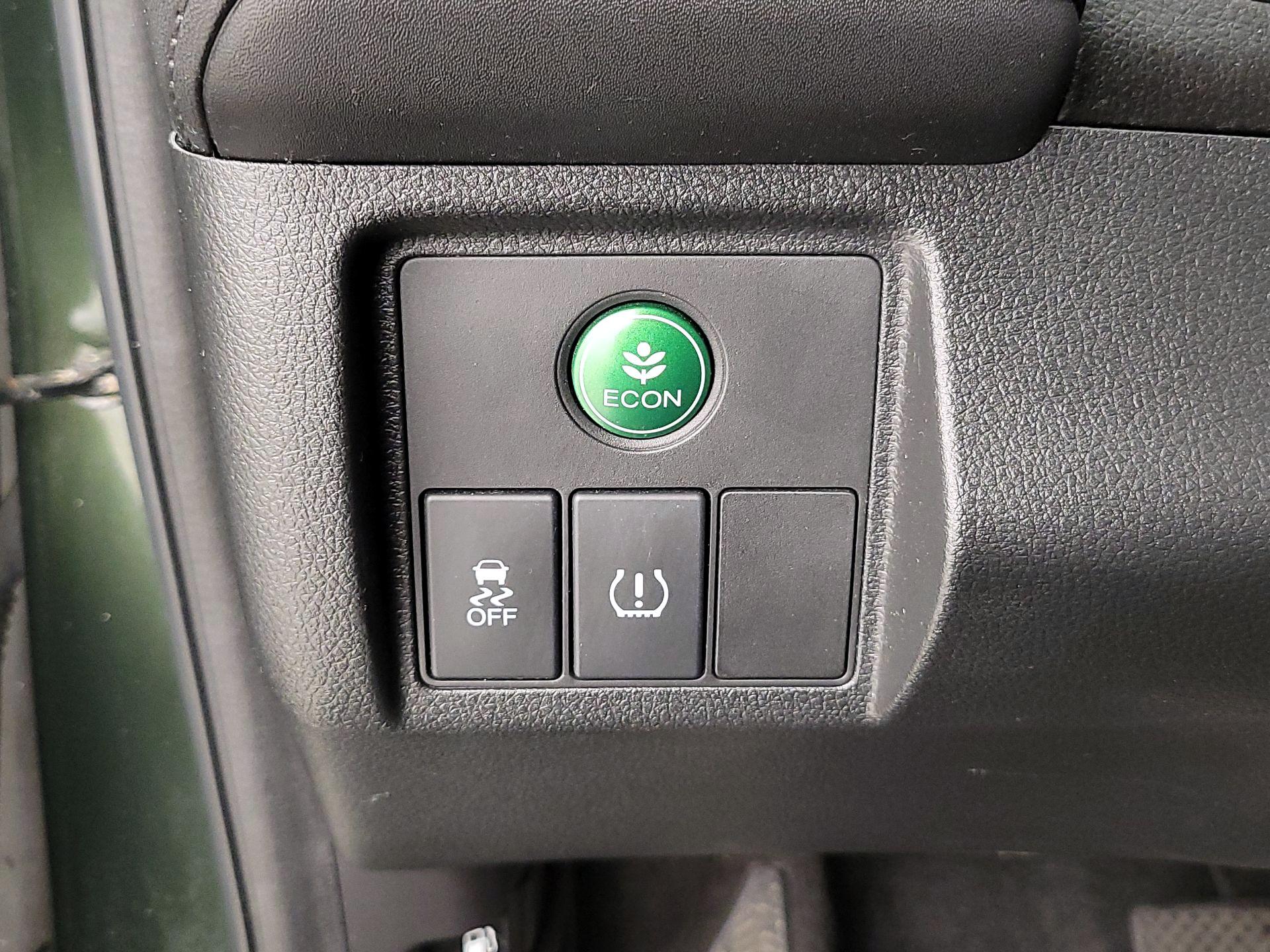 Thumbnail: 2016 Honda HR-V - 13