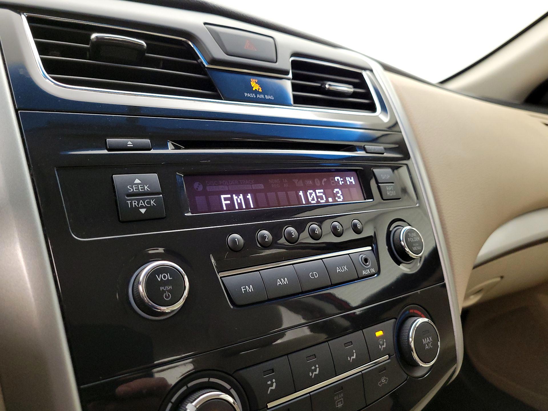 Thumbnail: 2015 Nissan Altima - 14