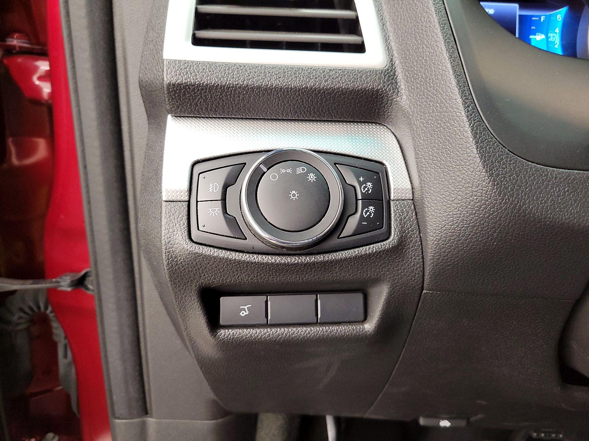 Thumbnail: 2014 Ford Explorer - 13