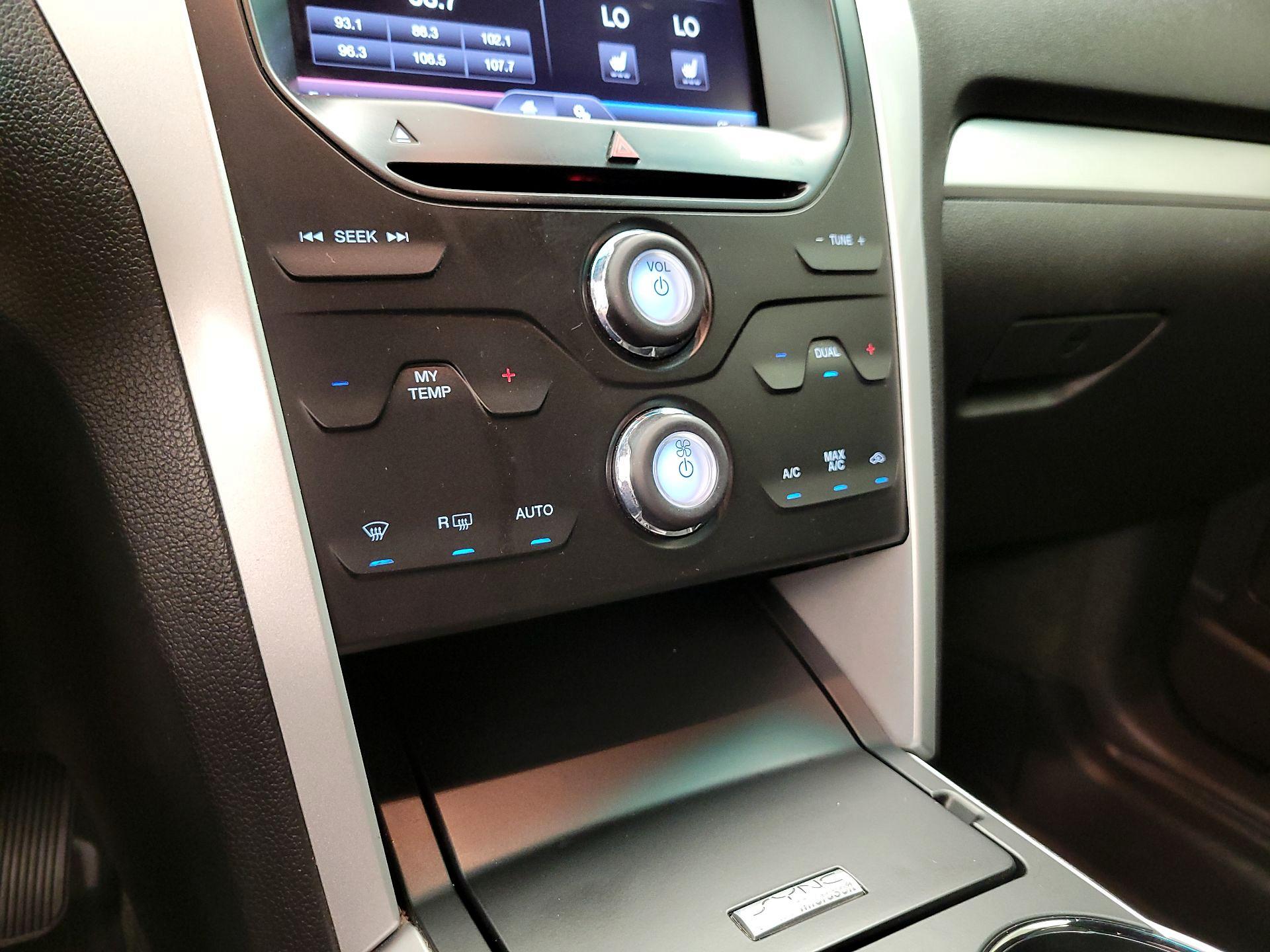 Thumbnail: 2014 Ford Explorer - 16