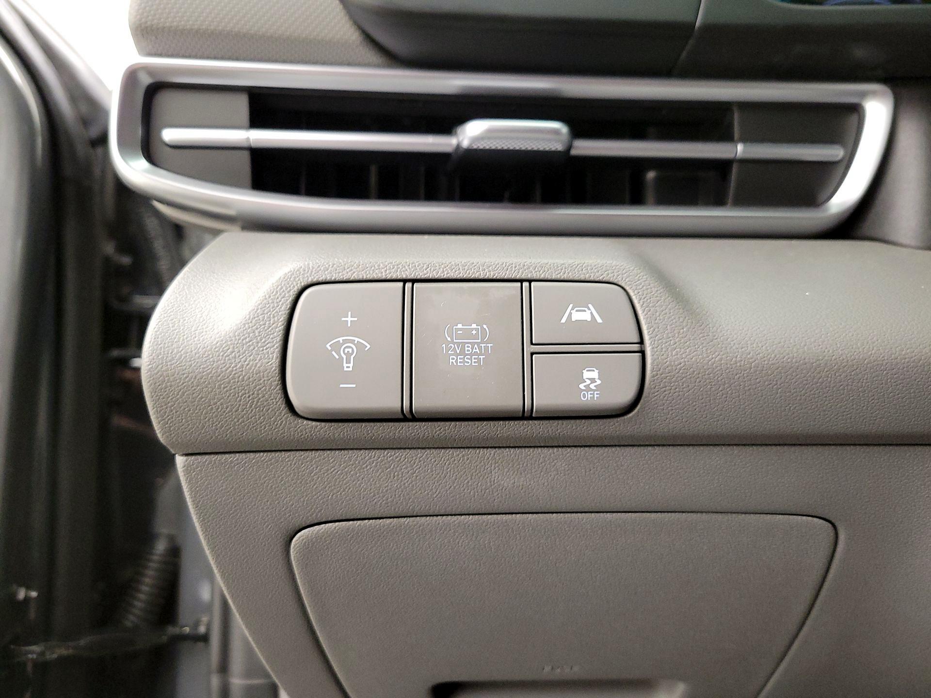 Thumbnail: 2023 Hyundai Elantra - 13