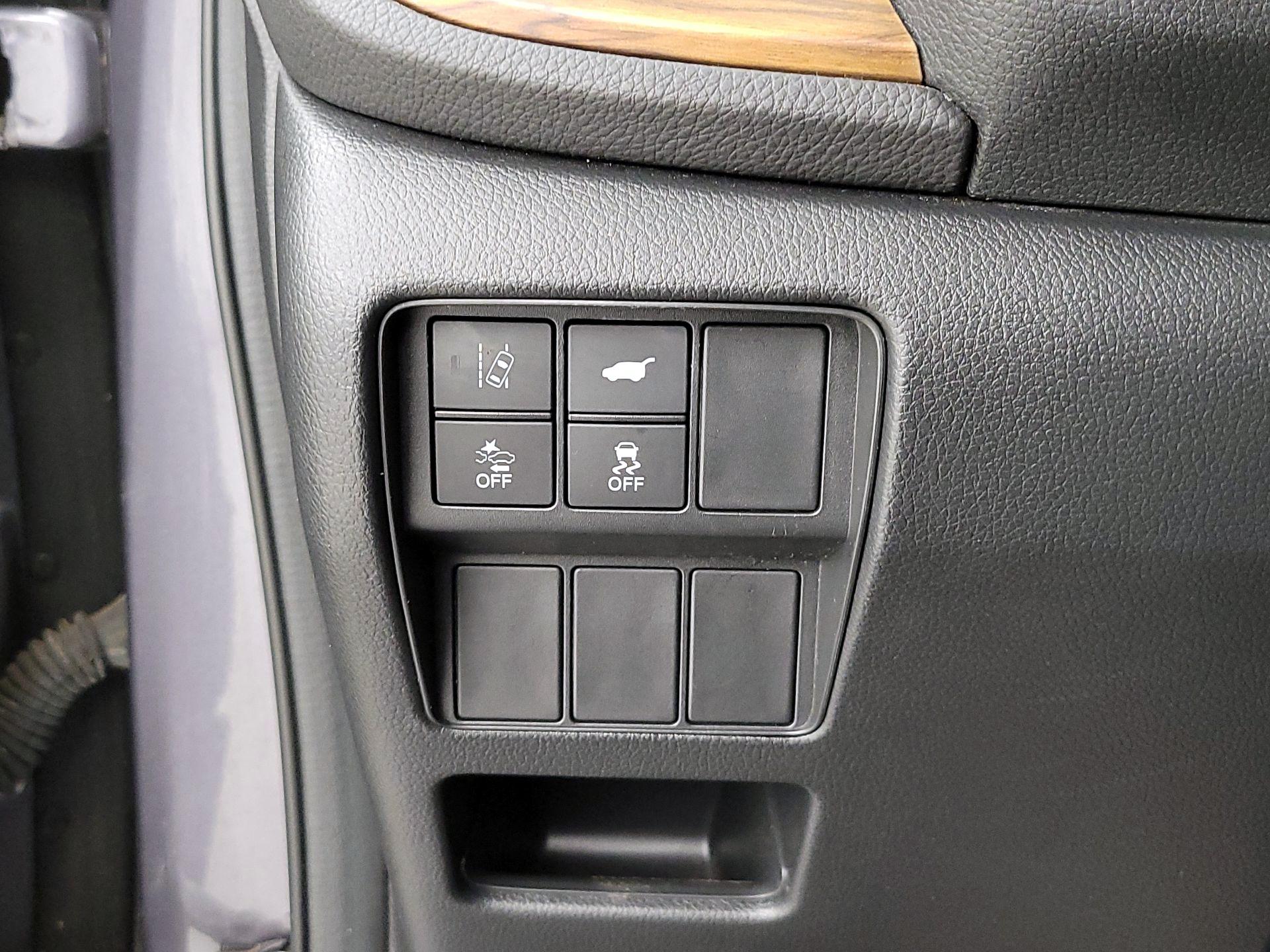 Thumbnail: 2017 Honda CR-V - 13