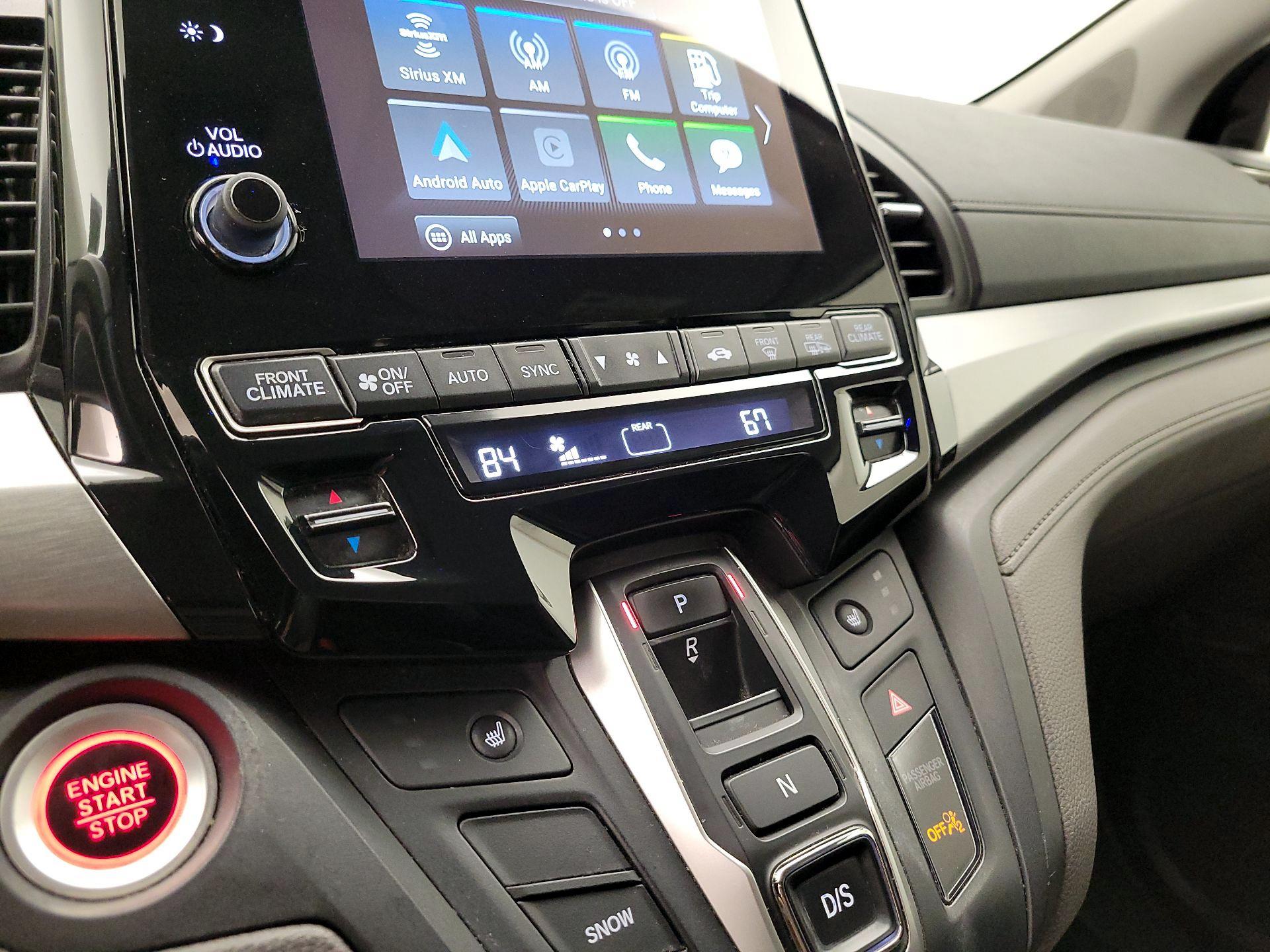 Thumbnail: 2018 Honda Odyssey - 16