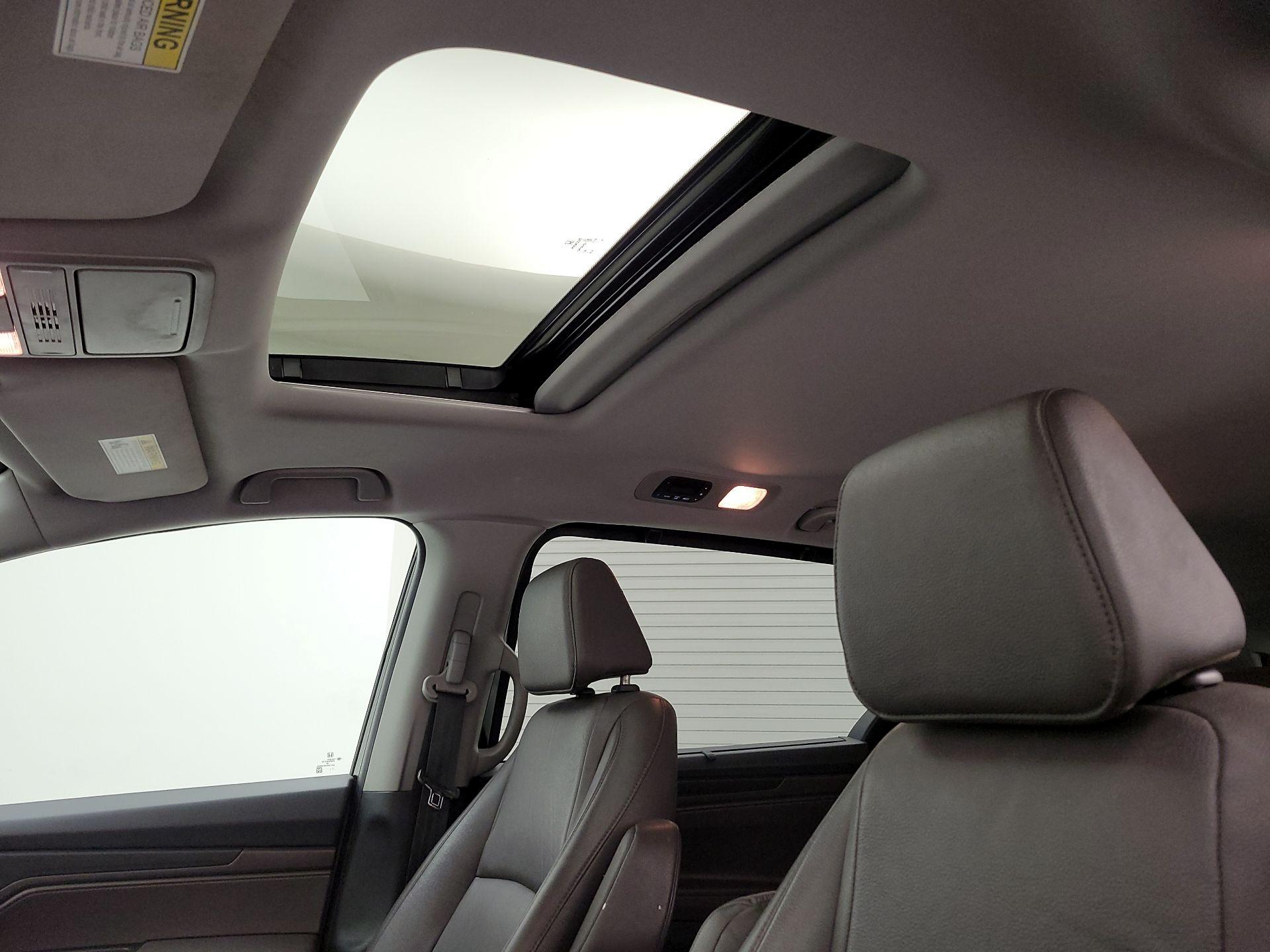 Thumbnail: 2018 Honda Odyssey - 19