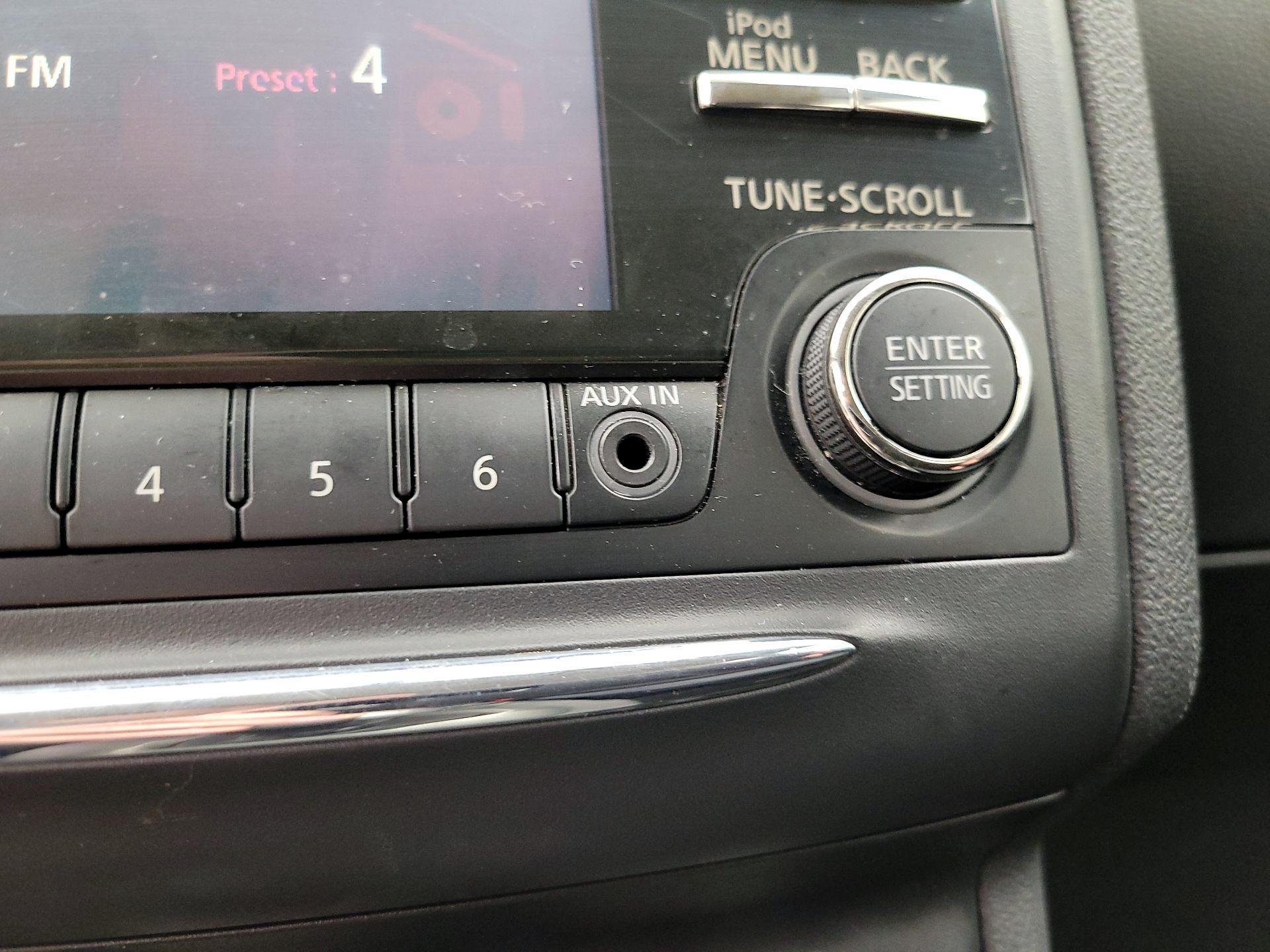 Thumbnail: 2015 Nissan Rogue - 18