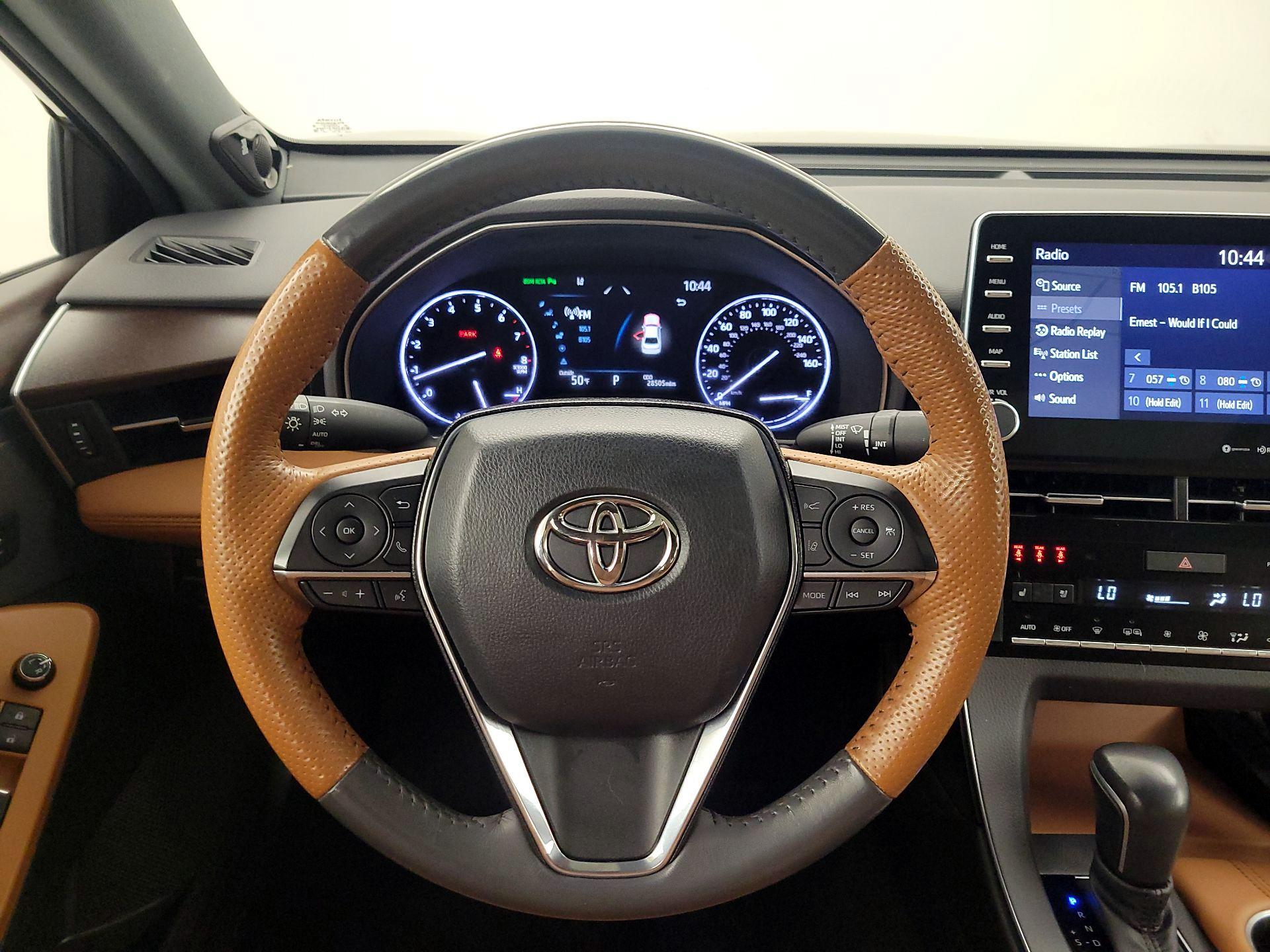 Thumbnail: 2022 Toyota Avalon - 10