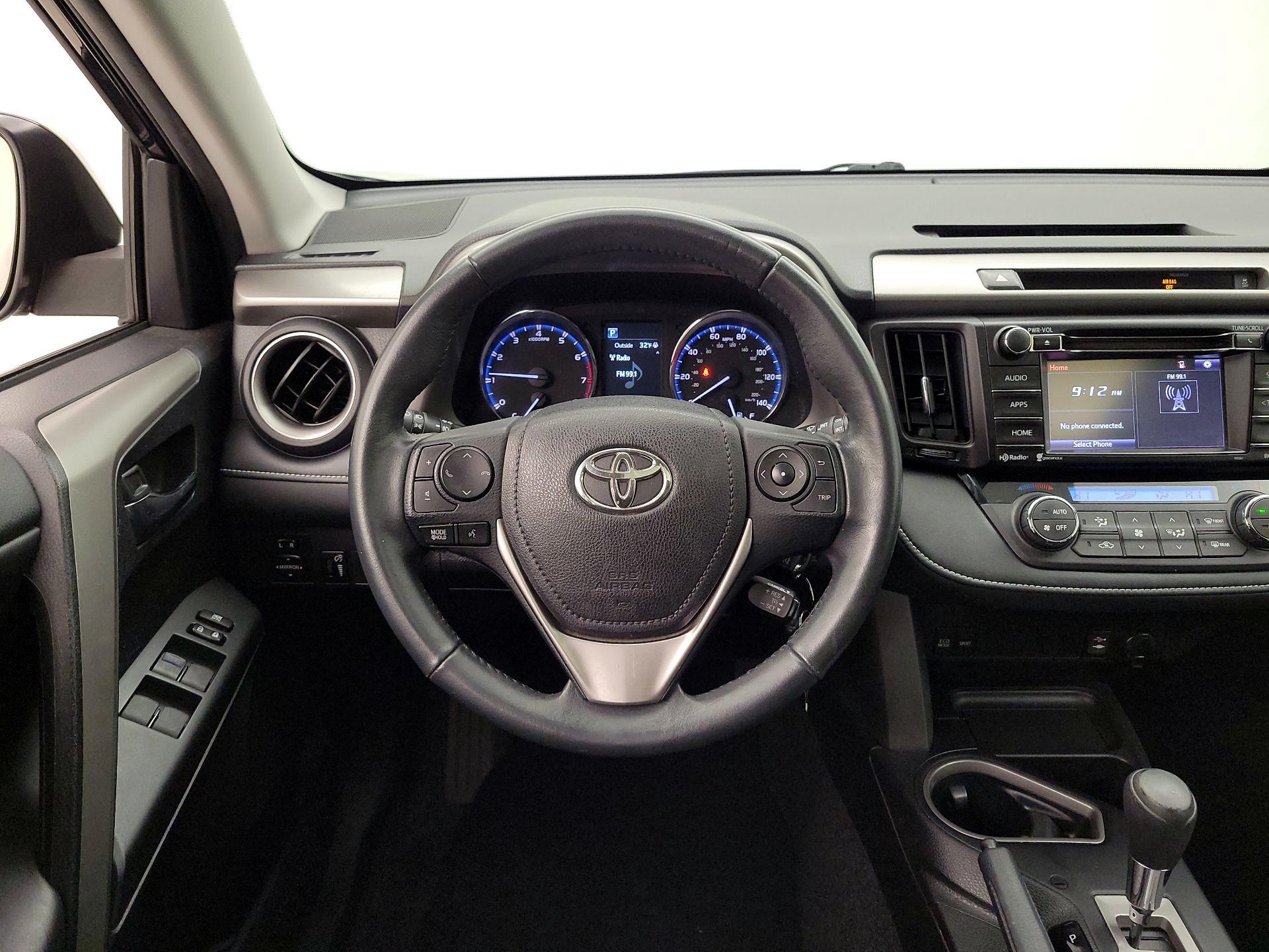 Thumbnail: 2016 Toyota RAV4 - 10
