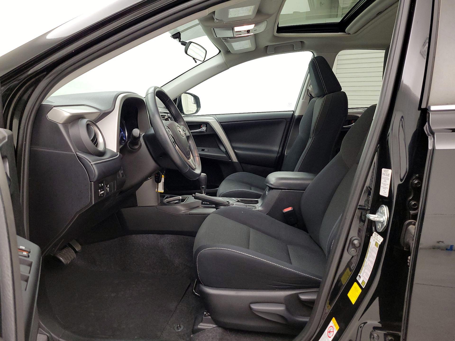 Thumbnail: 2016 Toyota RAV4 - 11